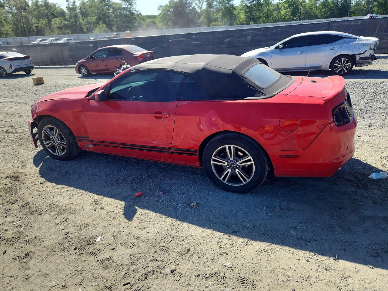2013 Ford Mustang Red vin: 1ZVBP8EM7D5202712