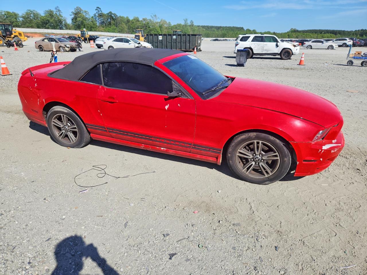 2013 Ford Mustang Red vin: 1ZVBP8EM7D5202712
