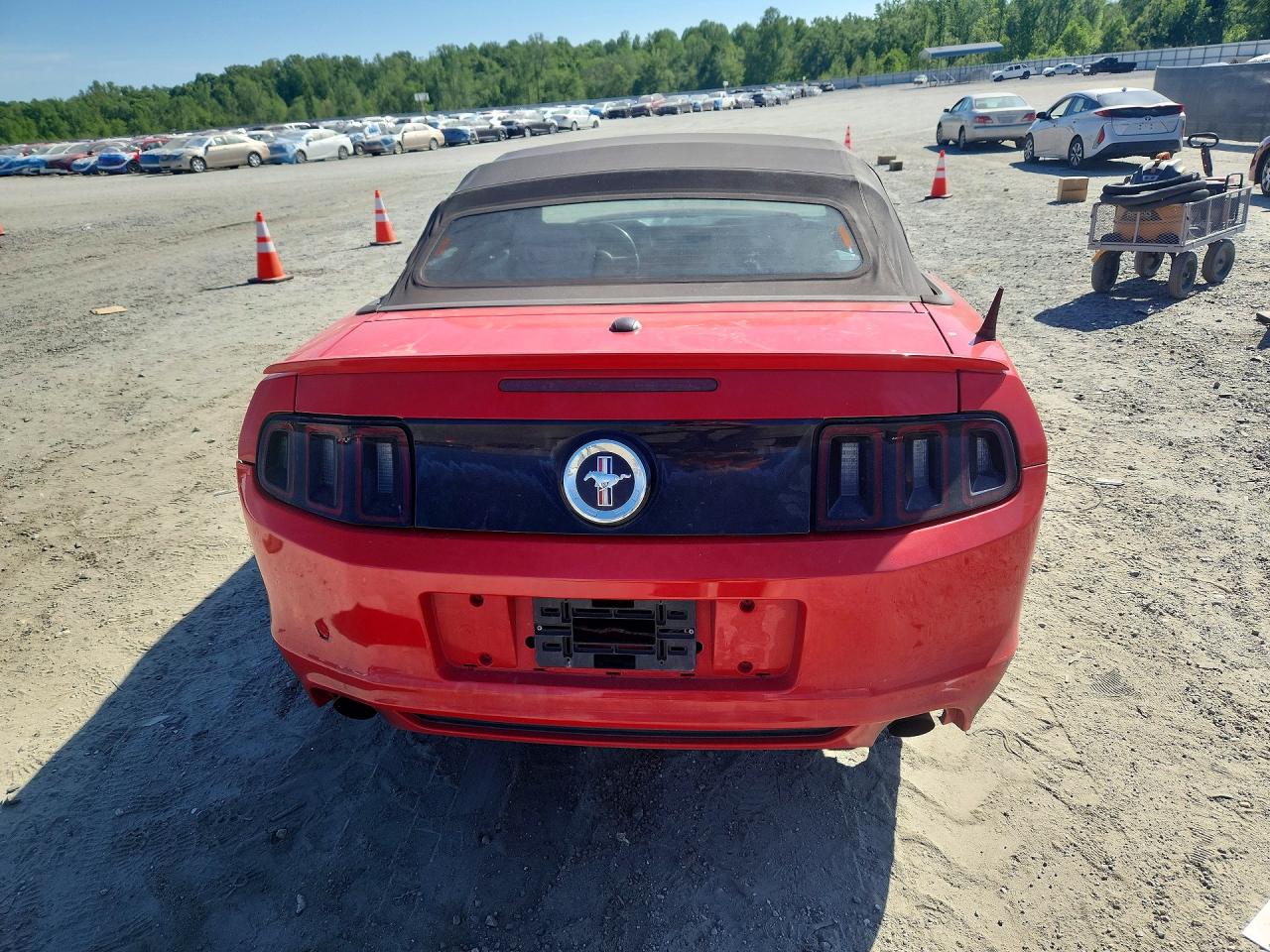 2013 Ford Mustang Red vin: 1ZVBP8EM7D5202712