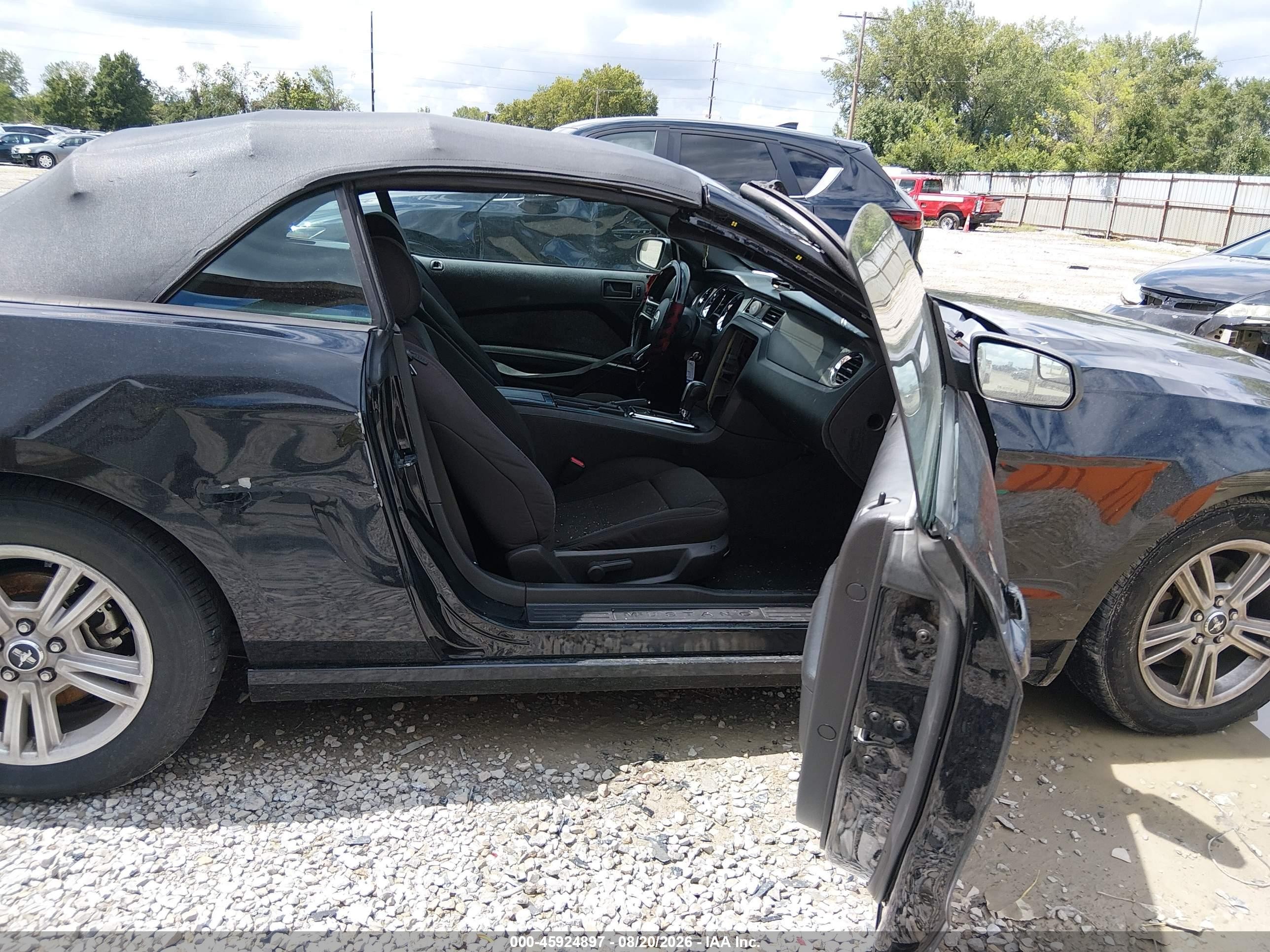 2013 Ford Mustang V6 Black vin: 1ZVBP8EM7D5209854