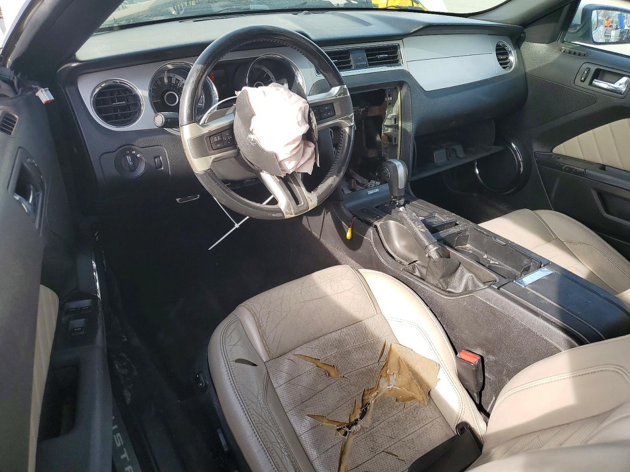 2013 Ford Mustang Белый vin: 1ZVBP8EM7D5239775