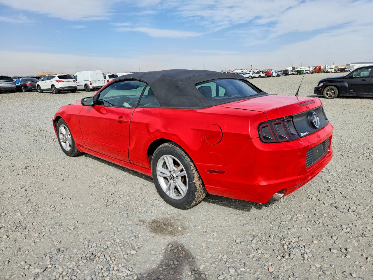 2013 Ford Mustang Red vin: 1ZVBP8EM7D5269892
