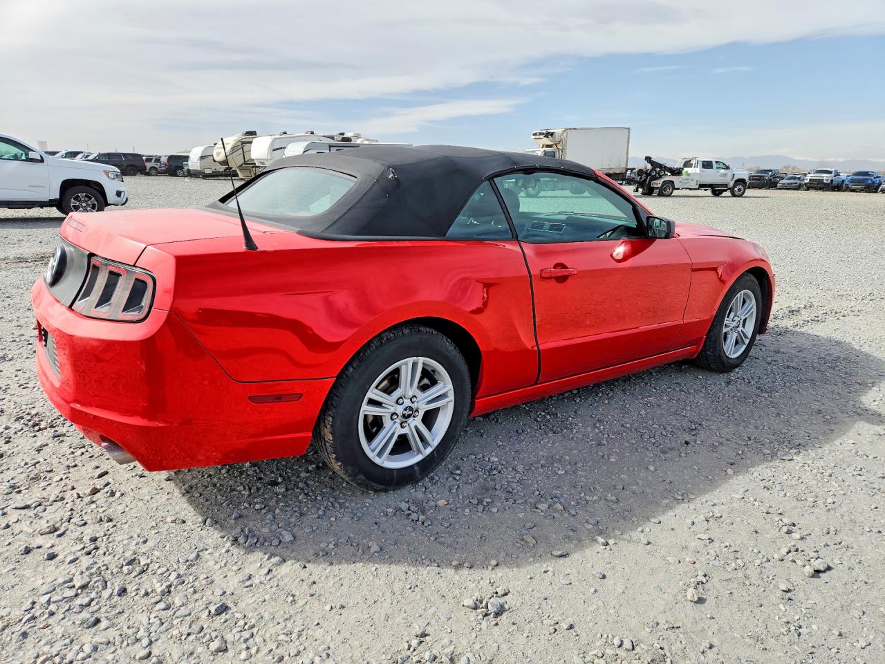 2013 Ford Mustang Red vin: 1ZVBP8EM7D5269892