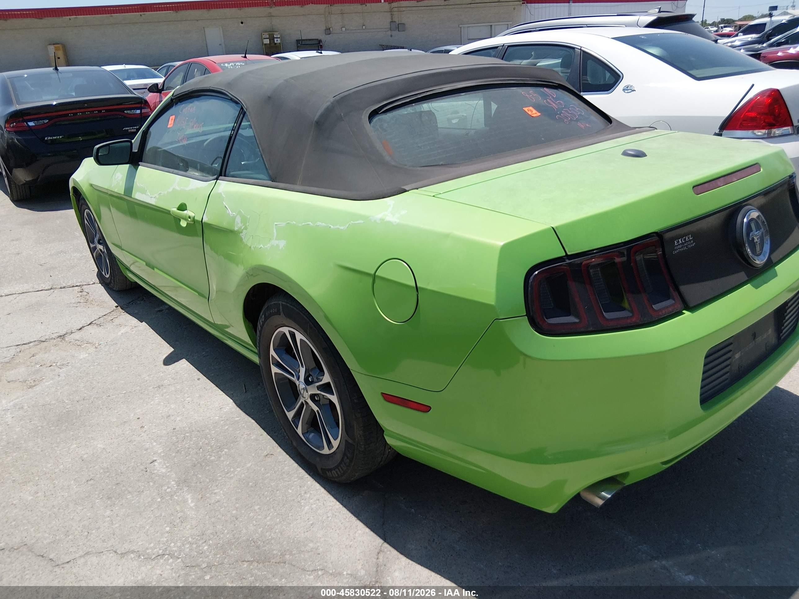 2014 Ford Mustang V6 Premium Зеленый vin: 1ZVBP8EM7E5208303