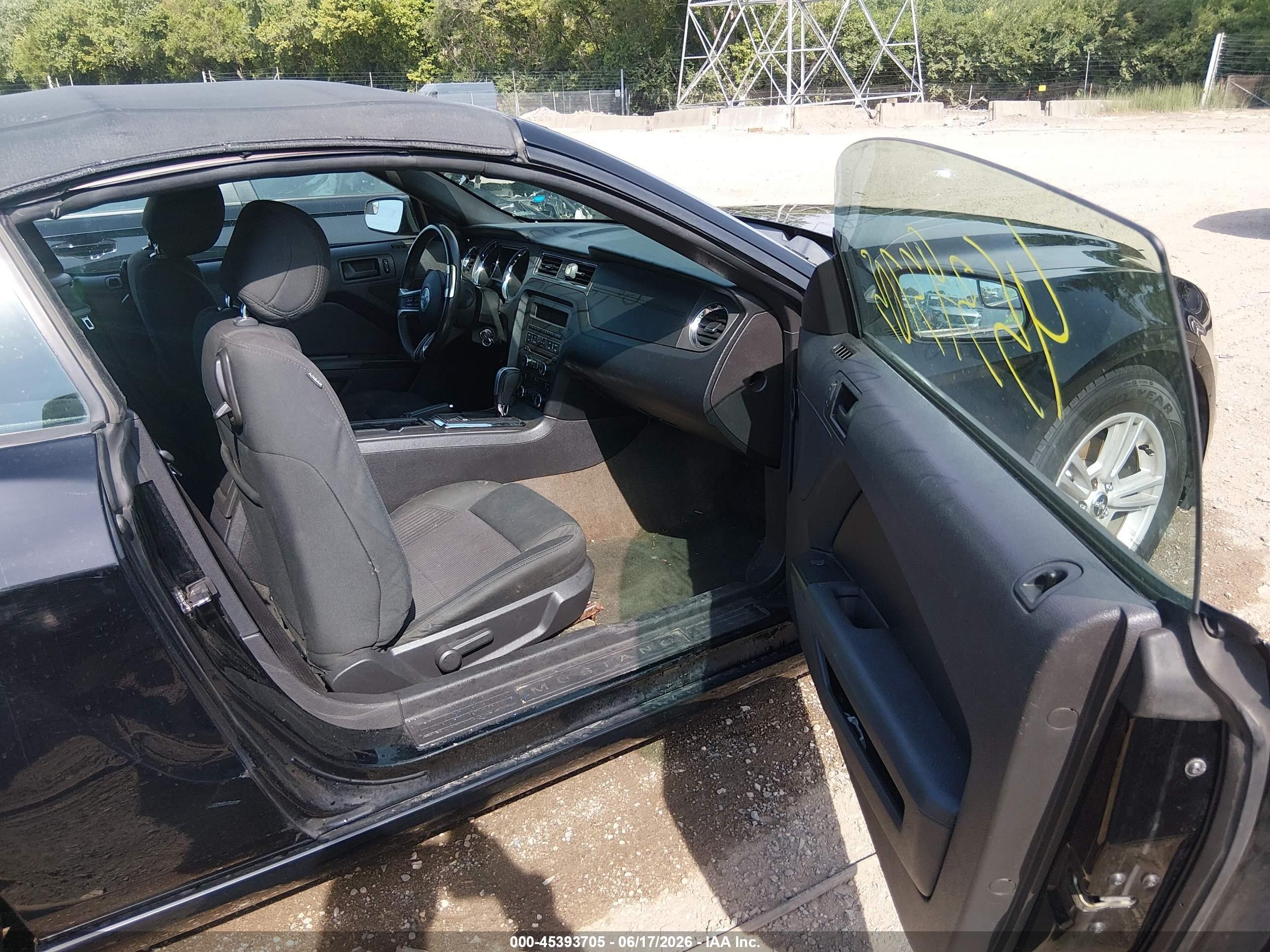 2014 Ford Mustang V6 Black vin: 1ZVBP8EM7E5232102