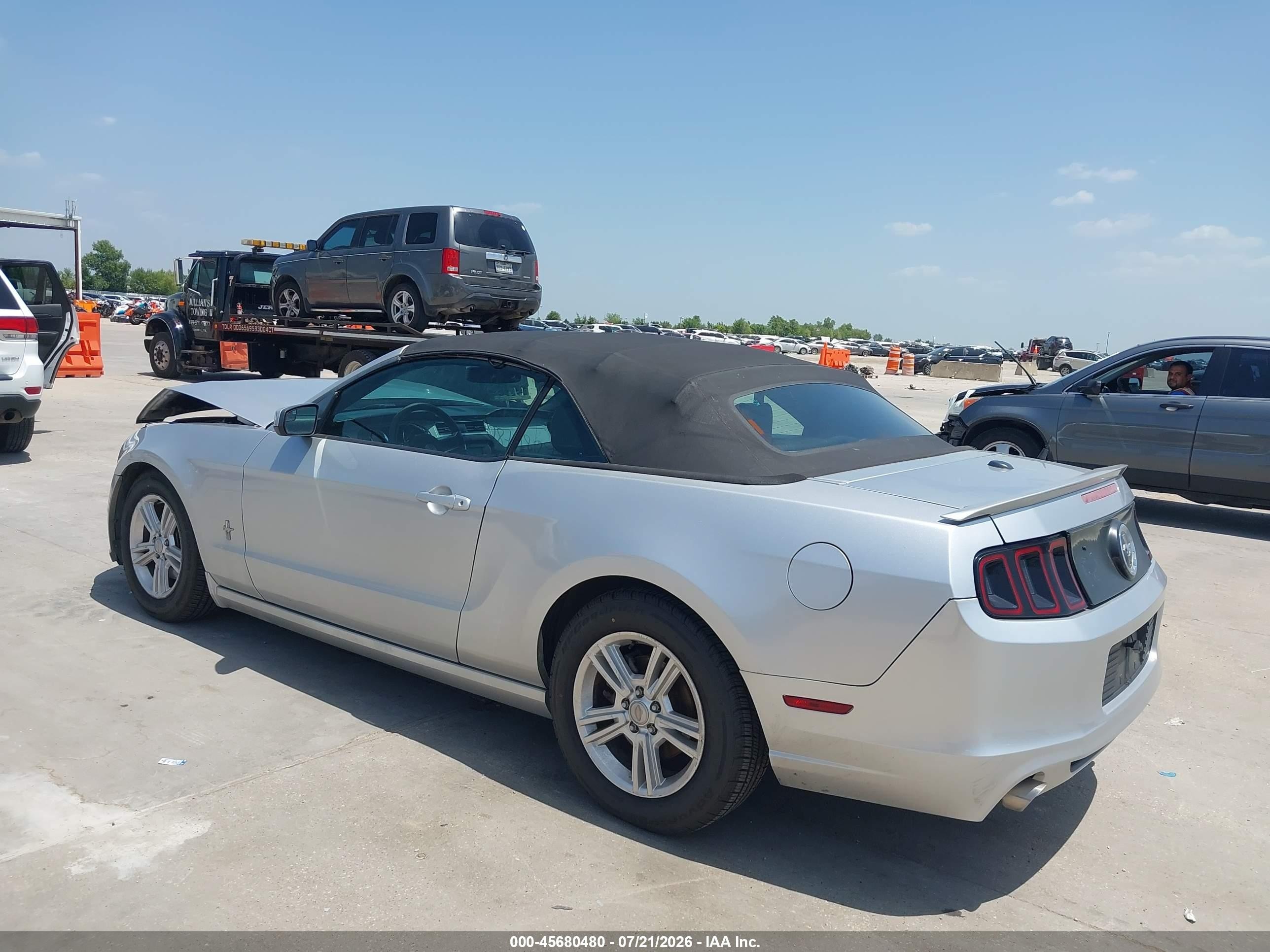 2014 Ford Mustang V6 Premium Серебряный vin: 1ZVBP8EM7E5242631
