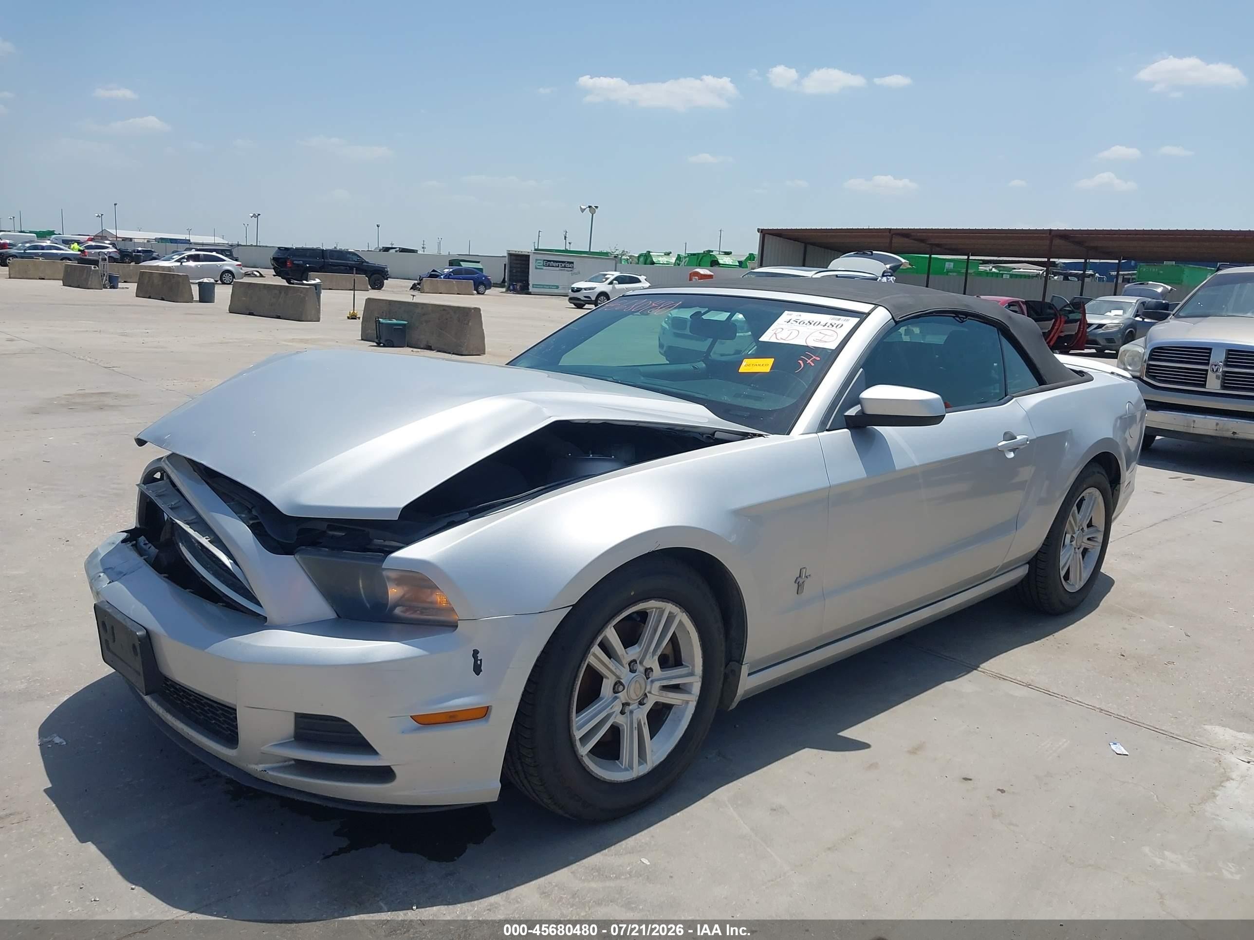 2014 Ford Mustang V6 Premium Серебряный vin: 1ZVBP8EM7E5242631