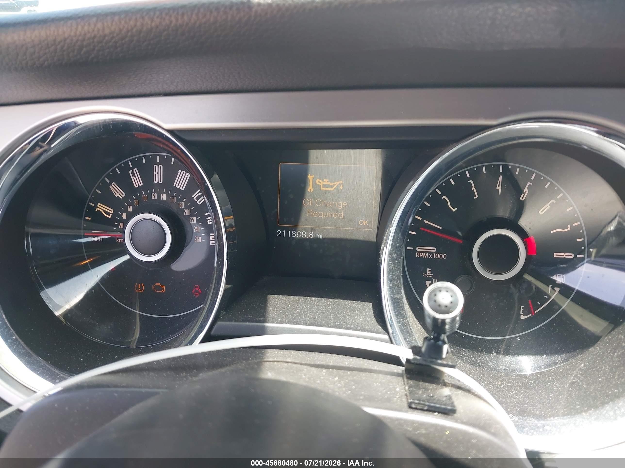 2014 Ford Mustang V6 Premium Серебряный vin: 1ZVBP8EM7E5242631