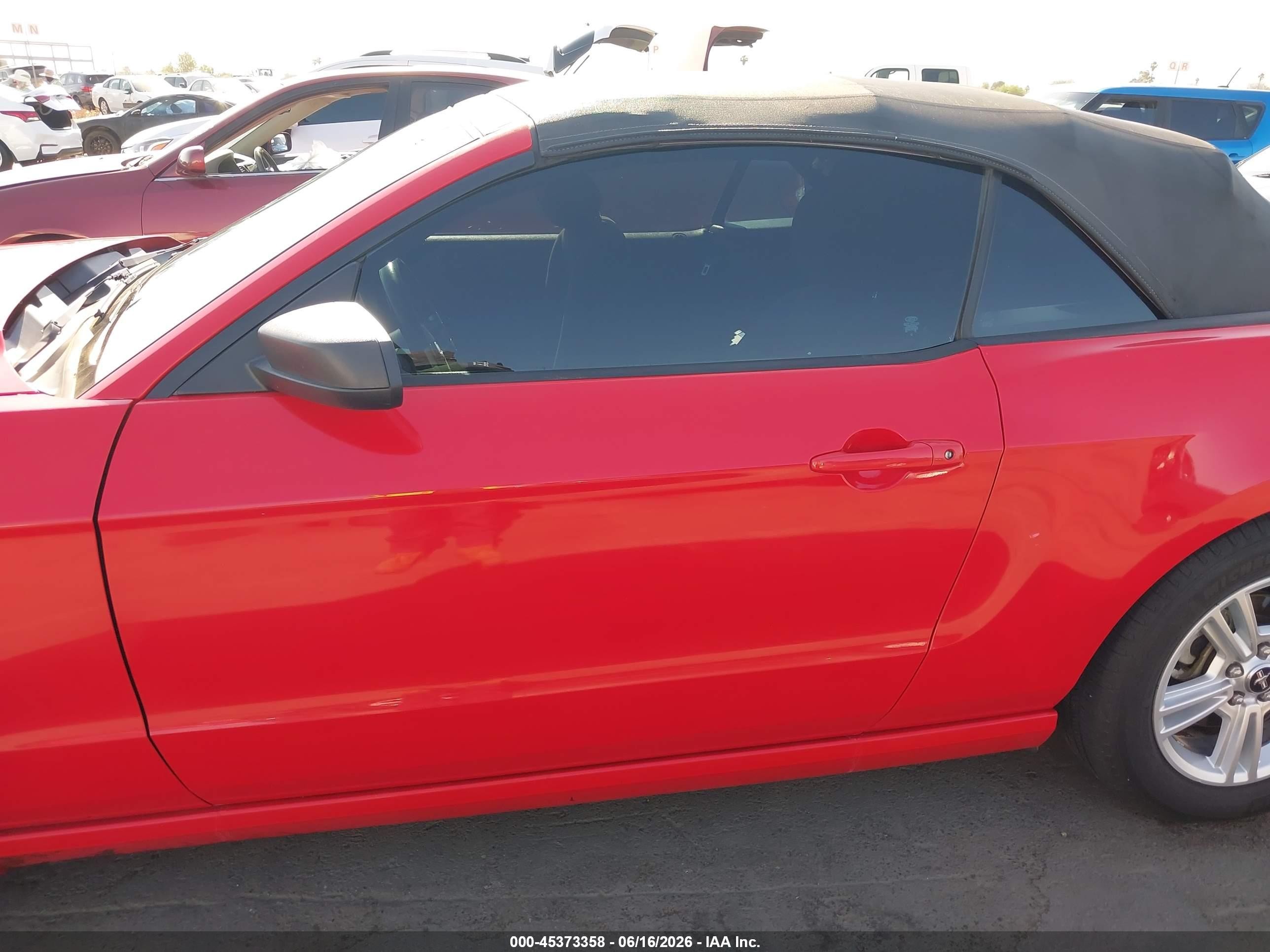2014 Ford Mustang V6 Красный vin: 1ZVBP8EM7E5242953