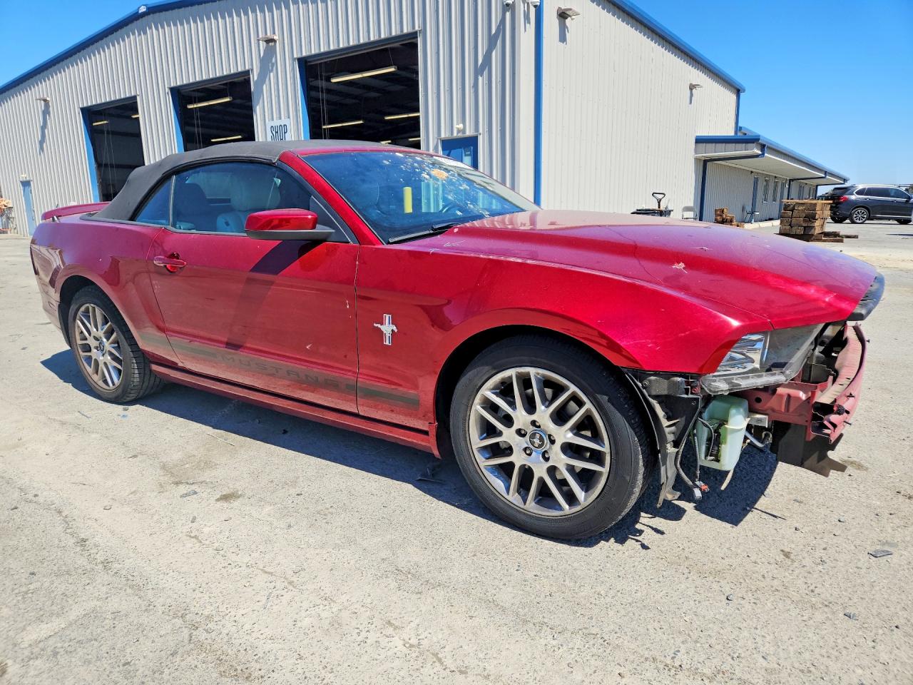 2014 Ford Mustang Red vin: 1ZVBP8EM7E5294843