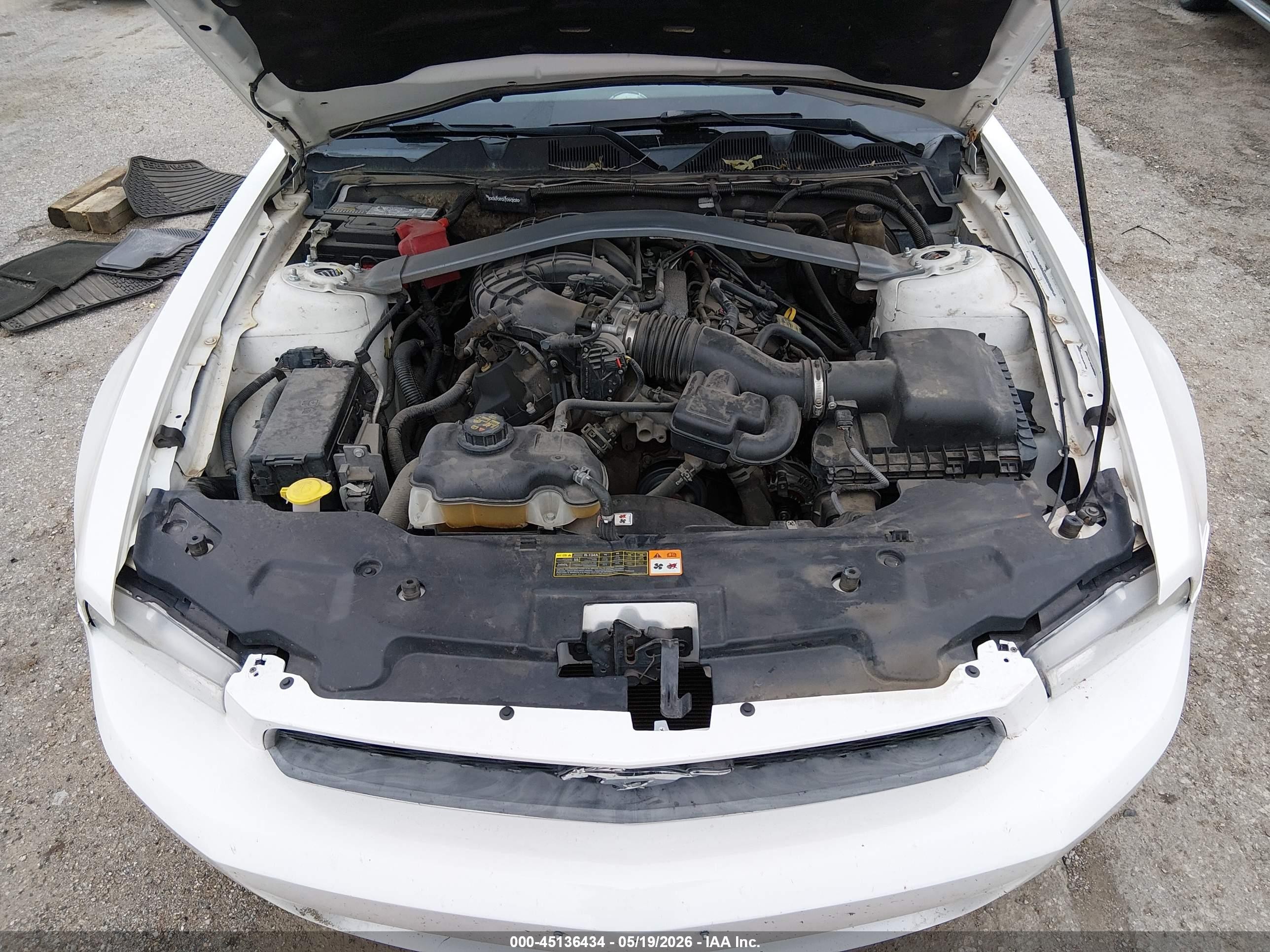 2011 Ford Mustang V6 White vin: 1ZVBP8EM8B5138239