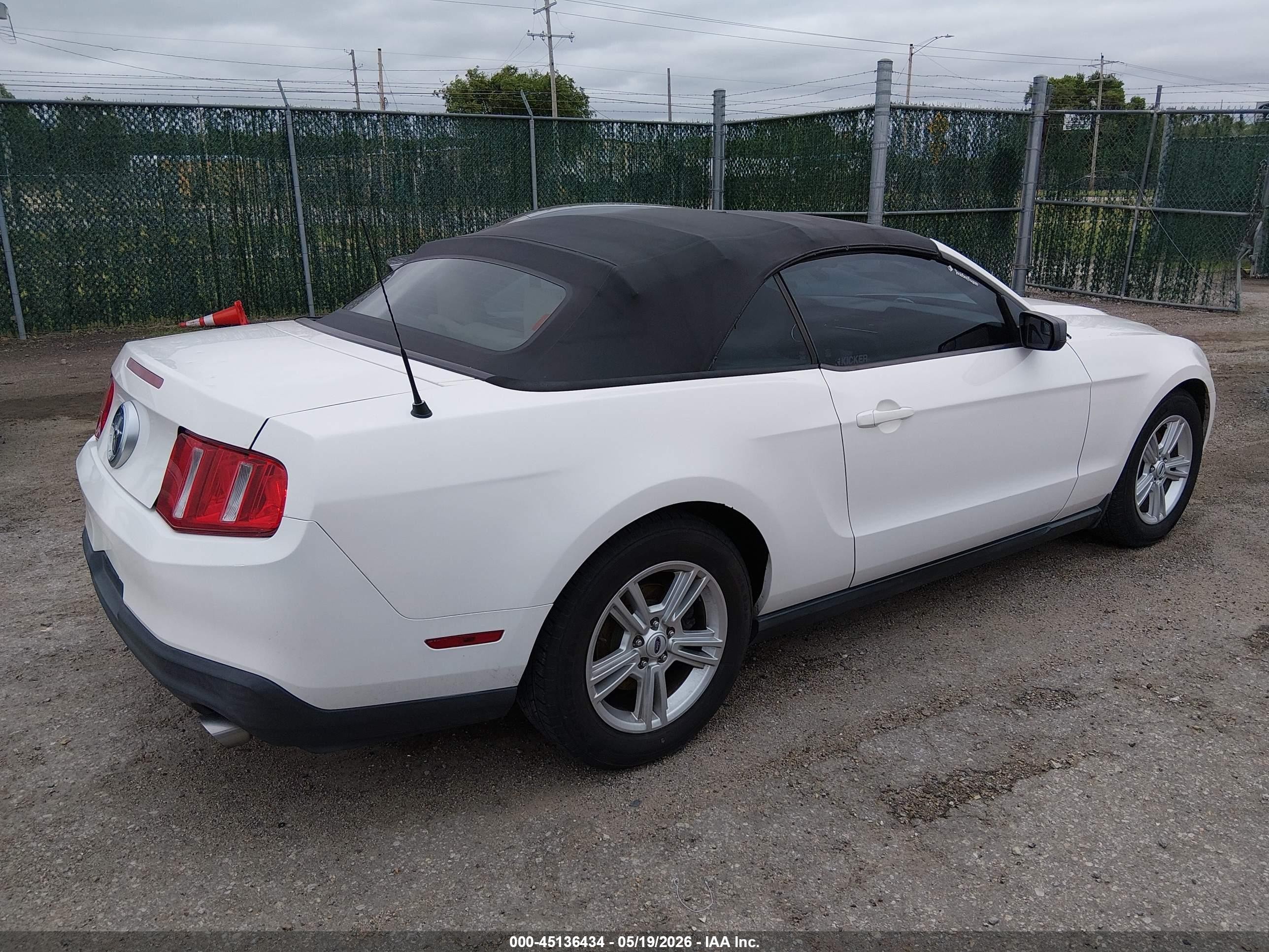 2011 Ford Mustang V6 White vin: 1ZVBP8EM8B5138239