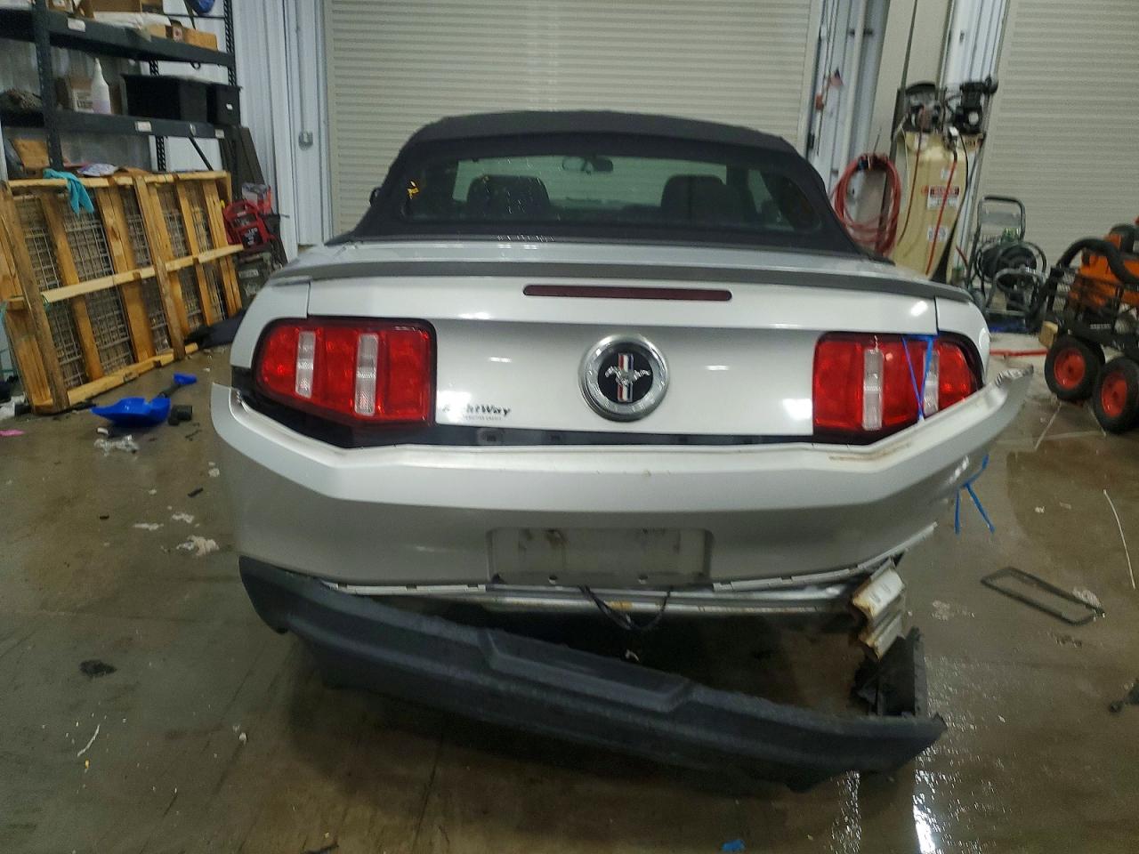 2012 Ford Mustang Silver vin: 1ZVBP8EM8C5241176