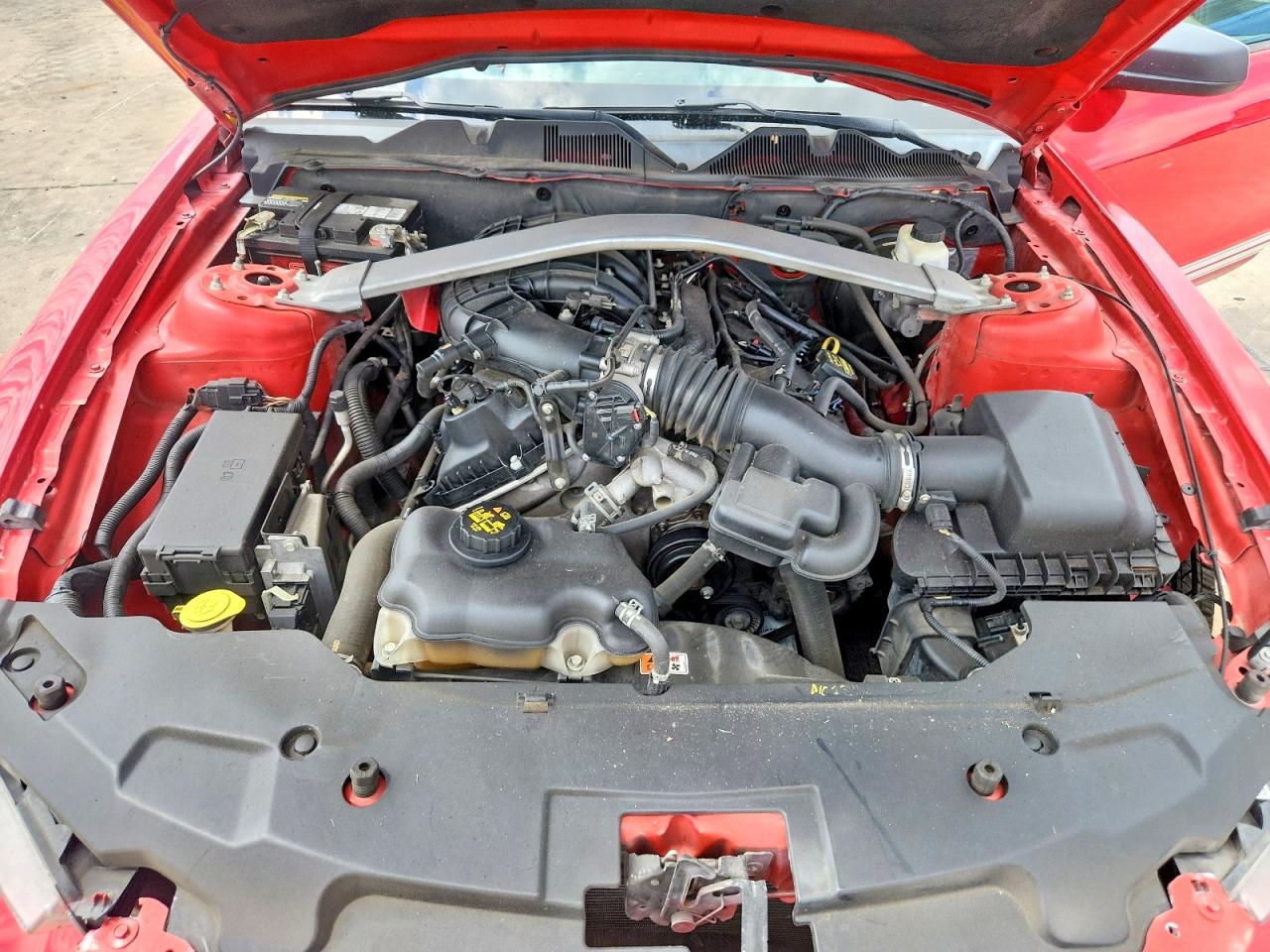 2012 Ford Mustang Red vin: 1ZVBP8EM8C5282875