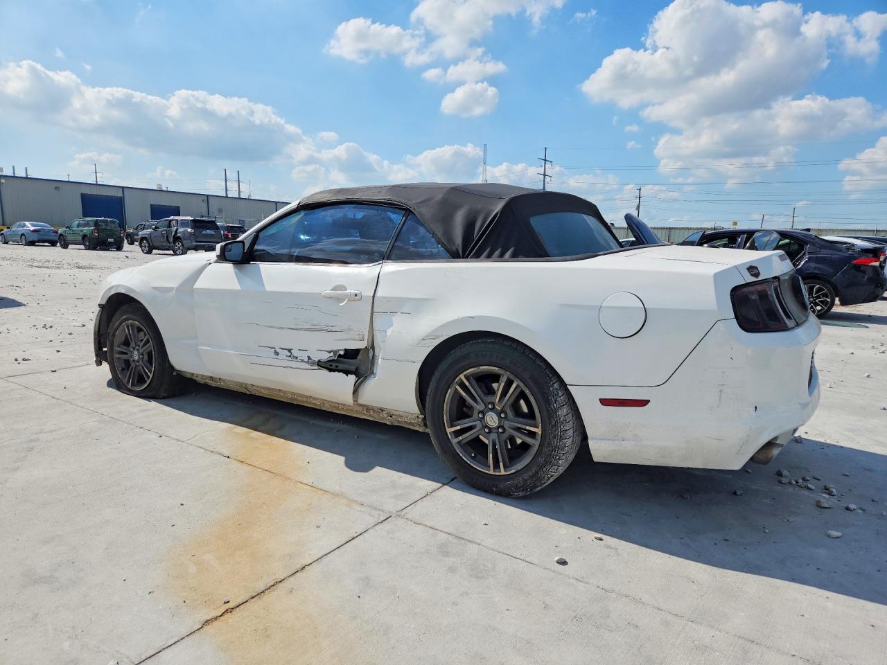 2013 Ford Mustang White vin: 1ZVBP8EM8D5202864