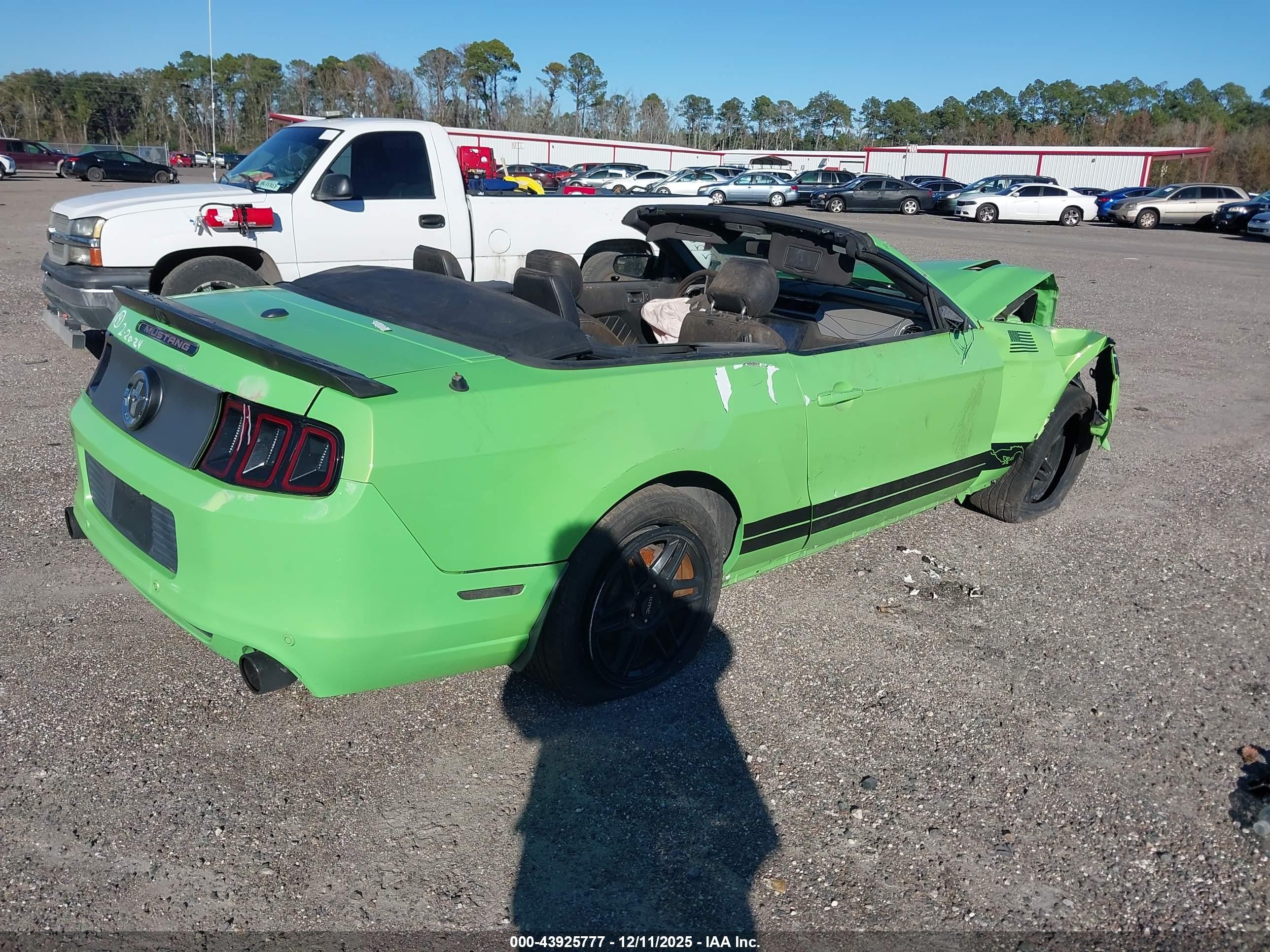 2013 Ford Mustang V6 Premium Green vin: 1ZVBP8EM8D5223374
