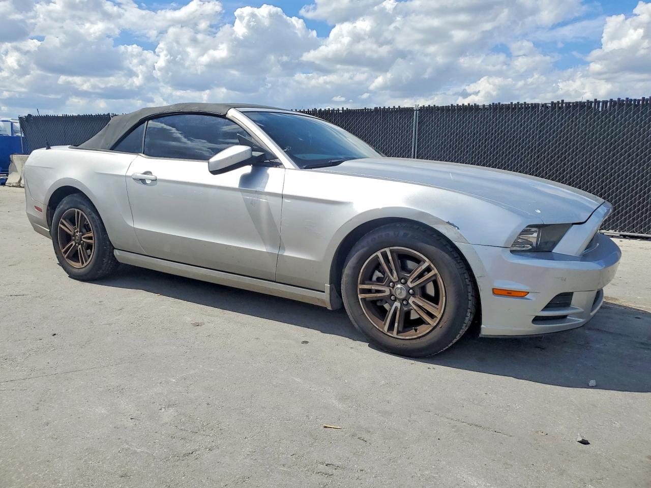 2013 Ford Mustang Silver vin: 1ZVBP8EM8D5229398