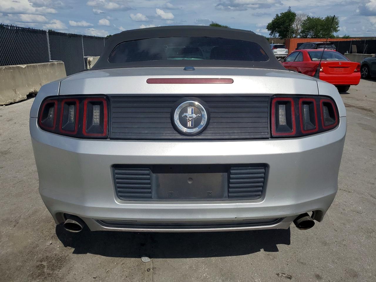 2013 Ford Mustang Silver vin: 1ZVBP8EM8D5229398