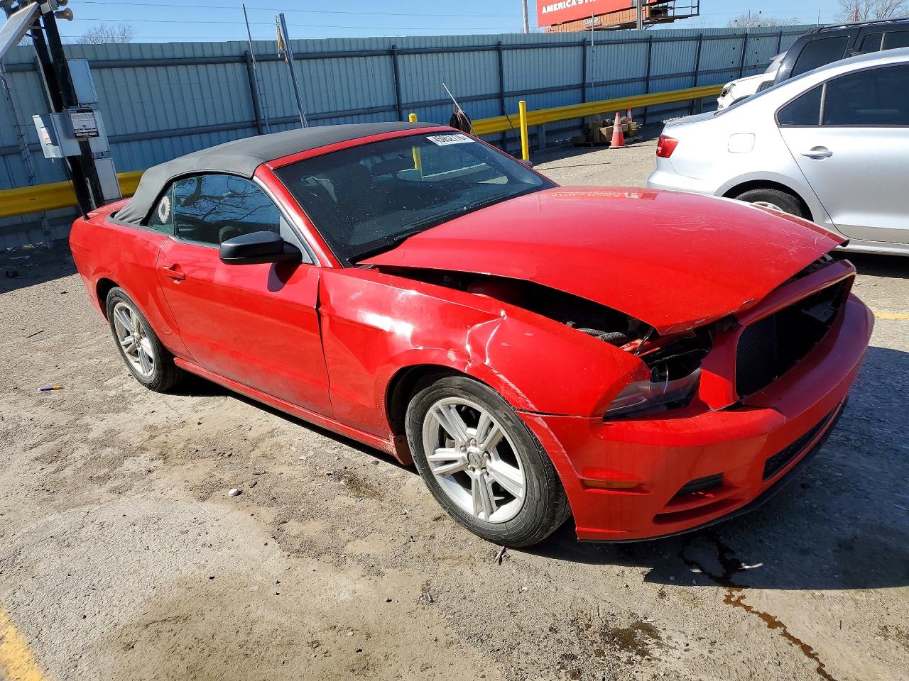 2014 Ford Mustang Red vin: 1ZVBP8EM8E5205975