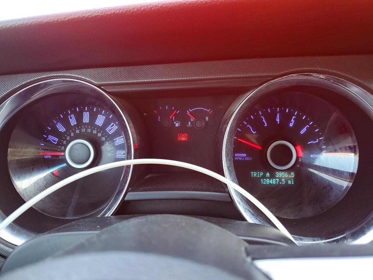 2014 Ford Mustang Red vin: 1ZVBP8EM8E5205975