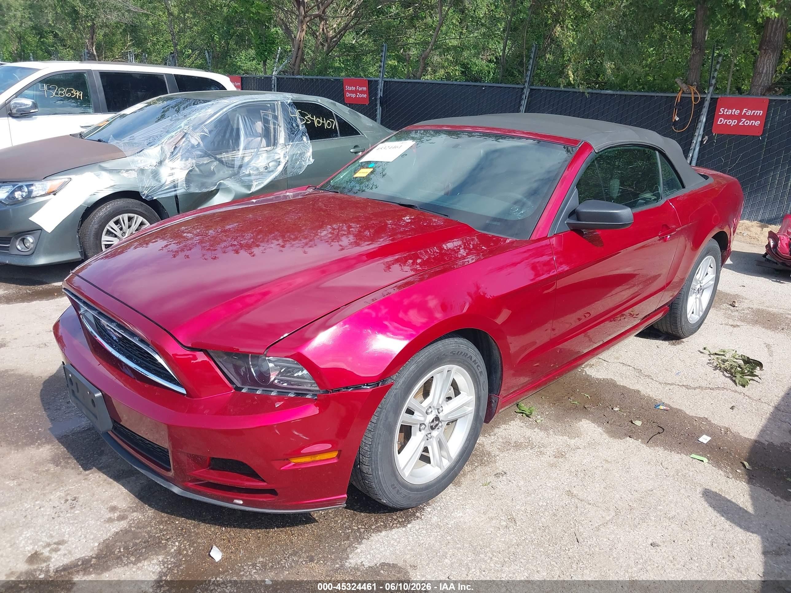 2014 Ford Mustang V6 Red vin: 1ZVBP8EM8E5219889