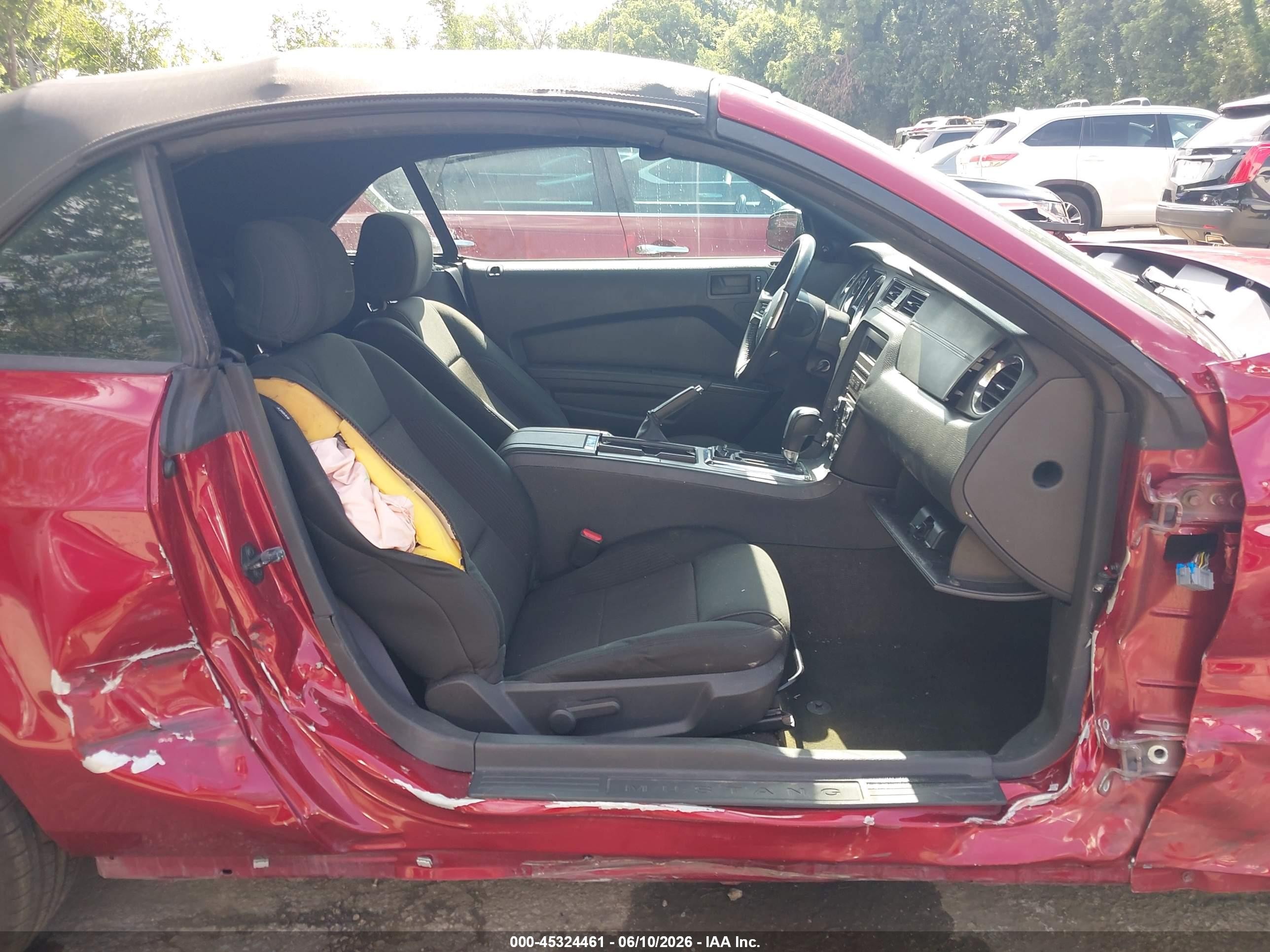 2014 Ford Mustang V6 Red vin: 1ZVBP8EM8E5219889