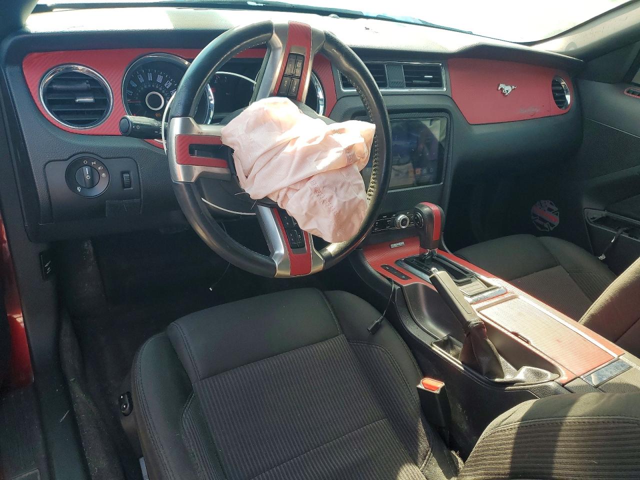 2014 Ford Mustang Red vin: 1ZVBP8EM8E5285620