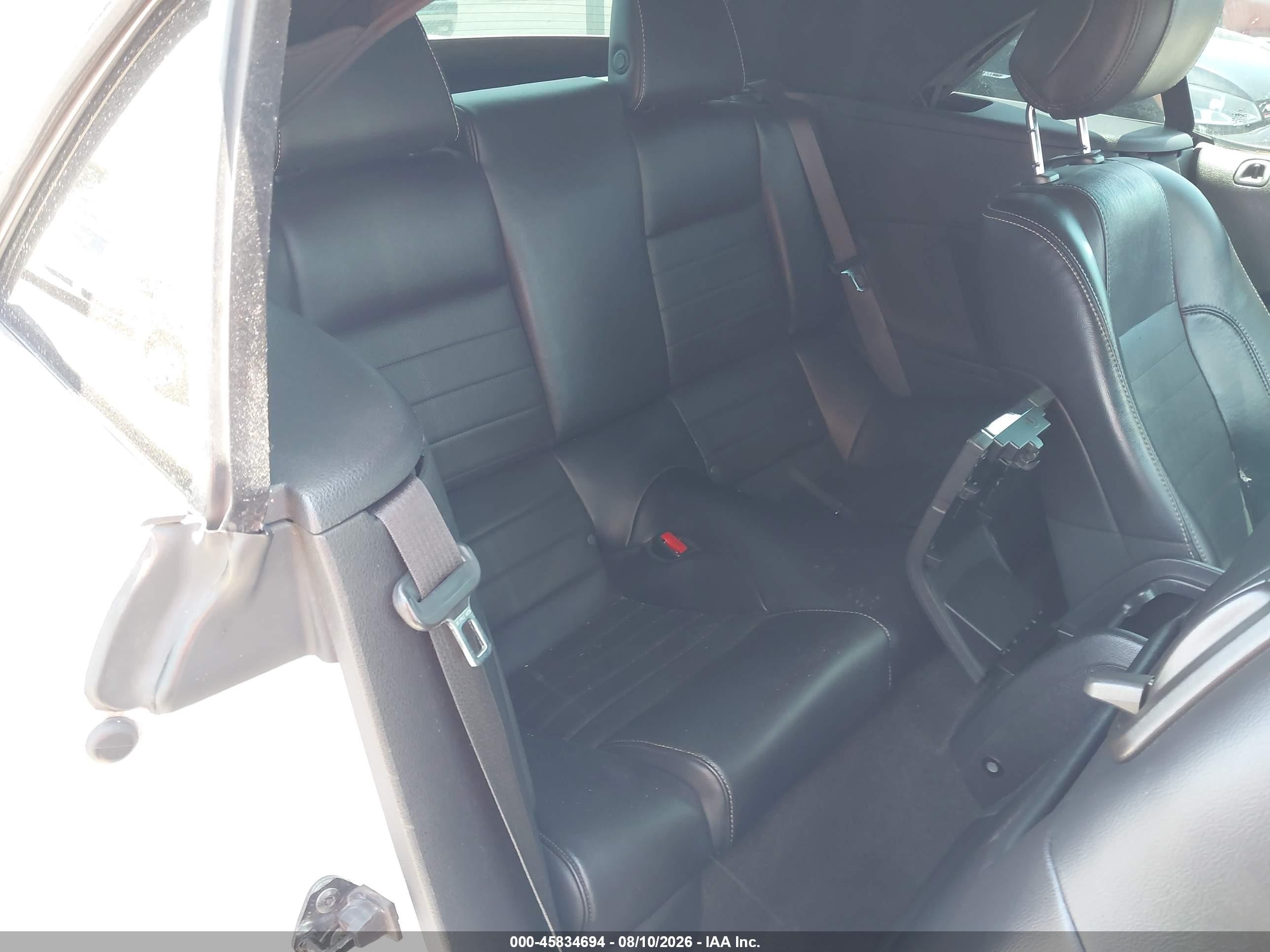 2014 Ford Mustang V6 Premium White vin: 1ZVBP8EM8E5322021