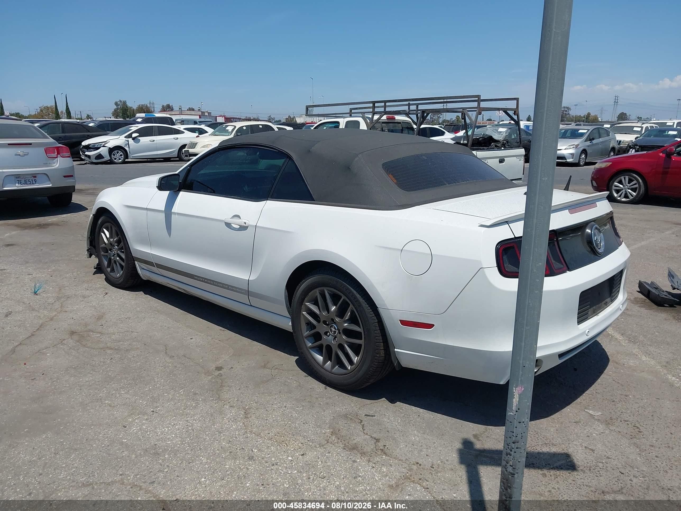 2014 Ford Mustang V6 Premium White vin: 1ZVBP8EM8E5322021