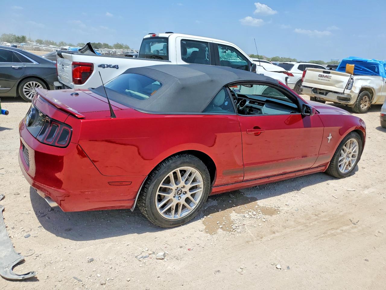 2014 Ford Mustang Red vin: 1ZVBP8EM8E5327364