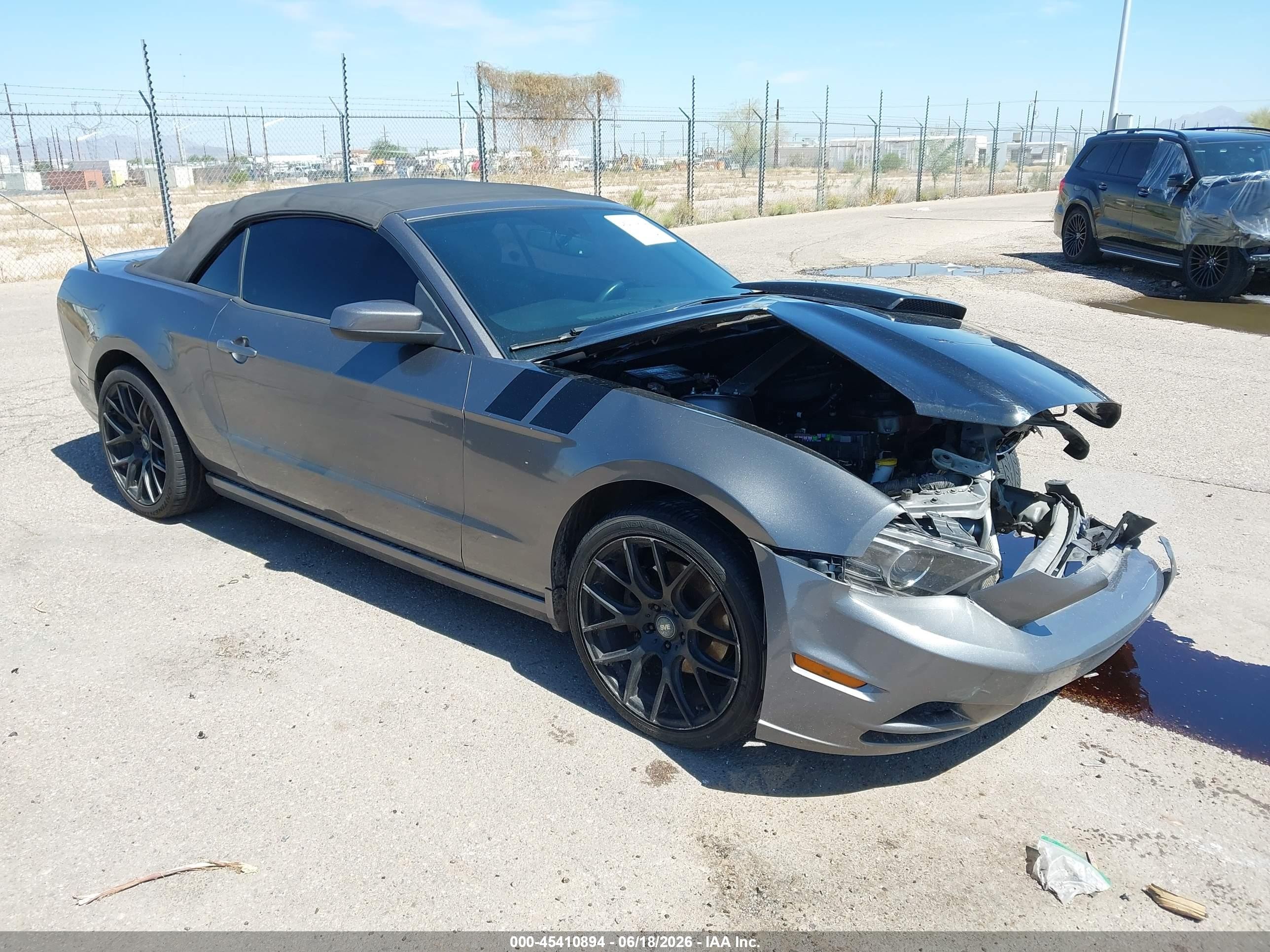 2014 Ford Mustang V6/v6 Premium Gray vin: 1ZVBP8EM8E5328515