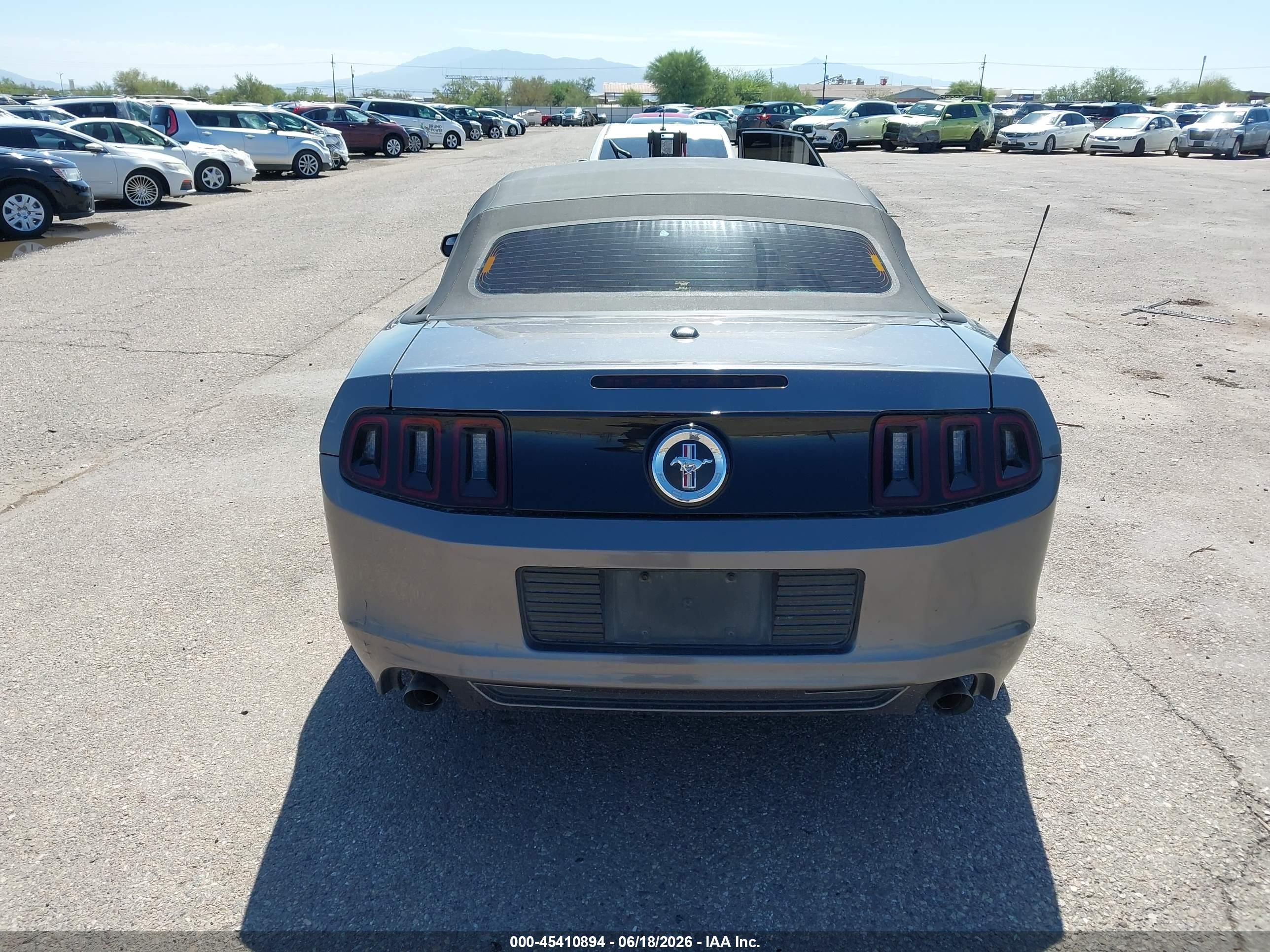 2014 Ford Mustang V6/v6 Premium Gray vin: 1ZVBP8EM8E5328515
