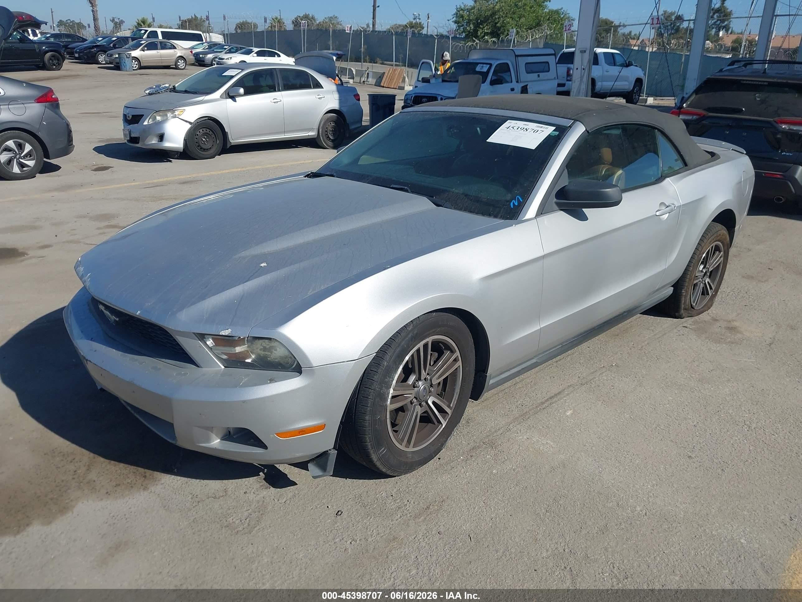 2012 Ford Mustang V6/v6 Premium Silver vin: 1ZVBP8EM9C5212754