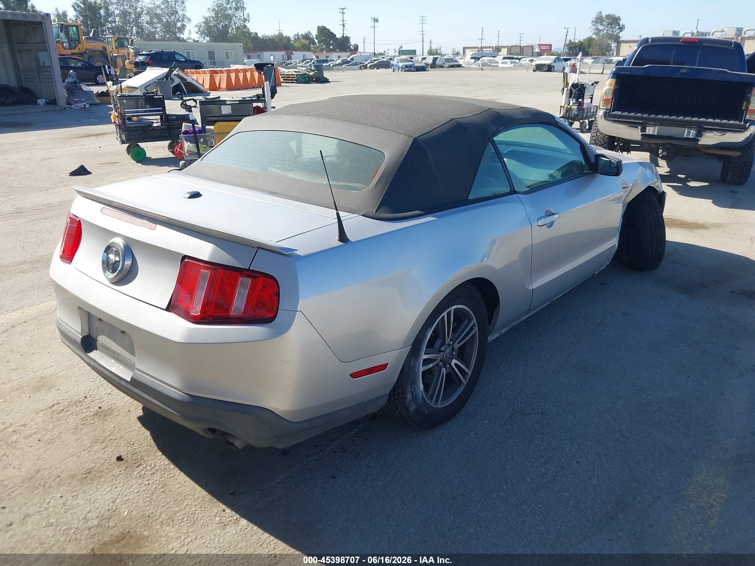 2012 Ford Mustang V6/v6 Premium Silver vin: 1ZVBP8EM9C5212754