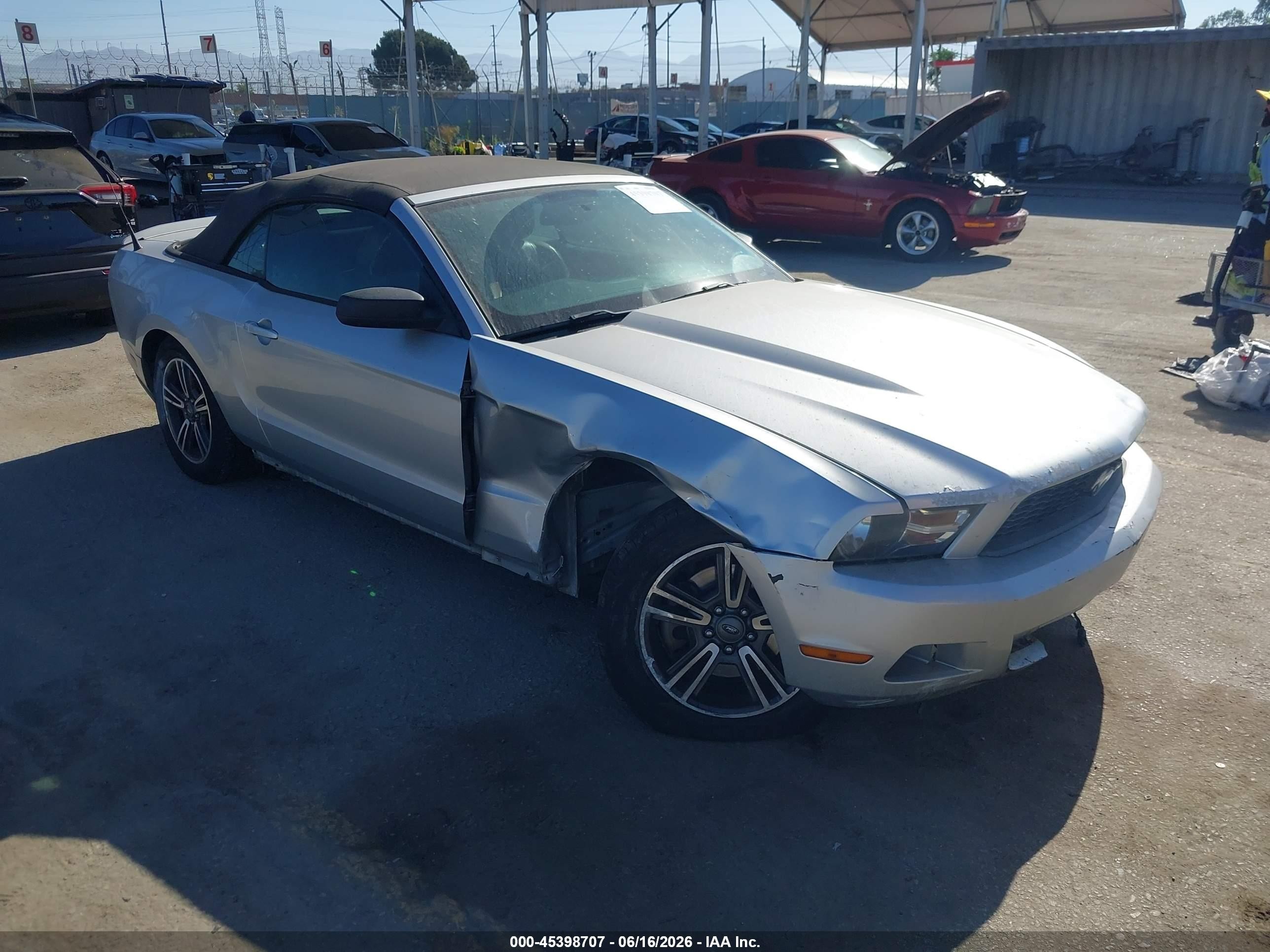 2012 Ford Mustang V6/v6 Premium Silver vin: 1ZVBP8EM9C5212754