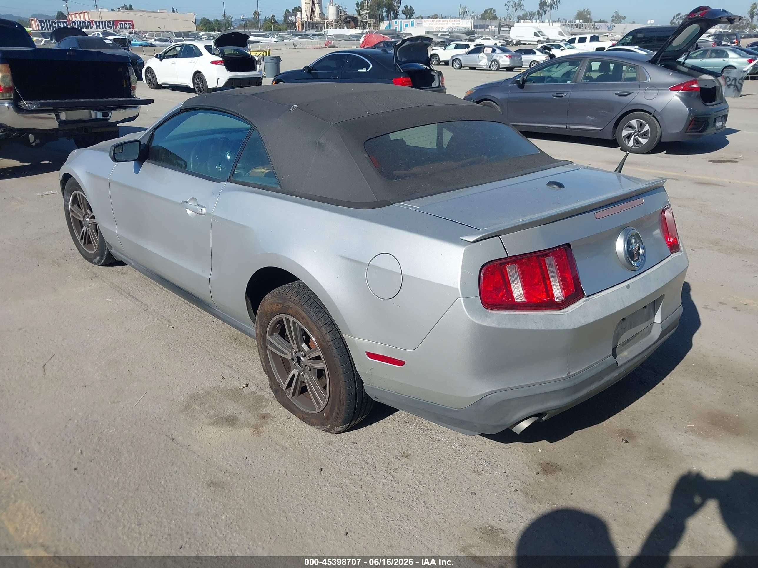 2012 Ford Mustang V6/v6 Premium Silver vin: 1ZVBP8EM9C5212754