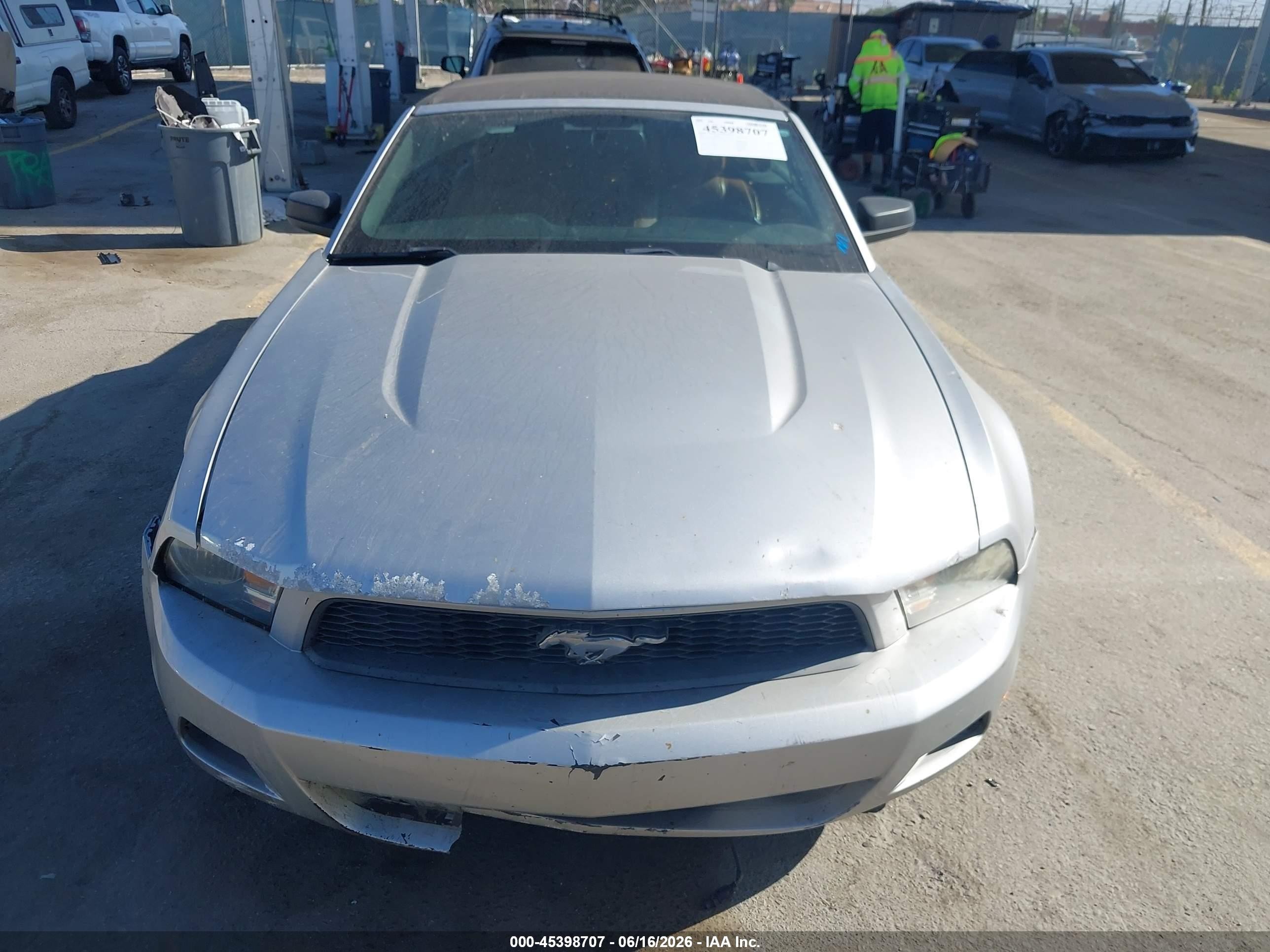 2012 Ford Mustang V6/v6 Premium Silver vin: 1ZVBP8EM9C5212754