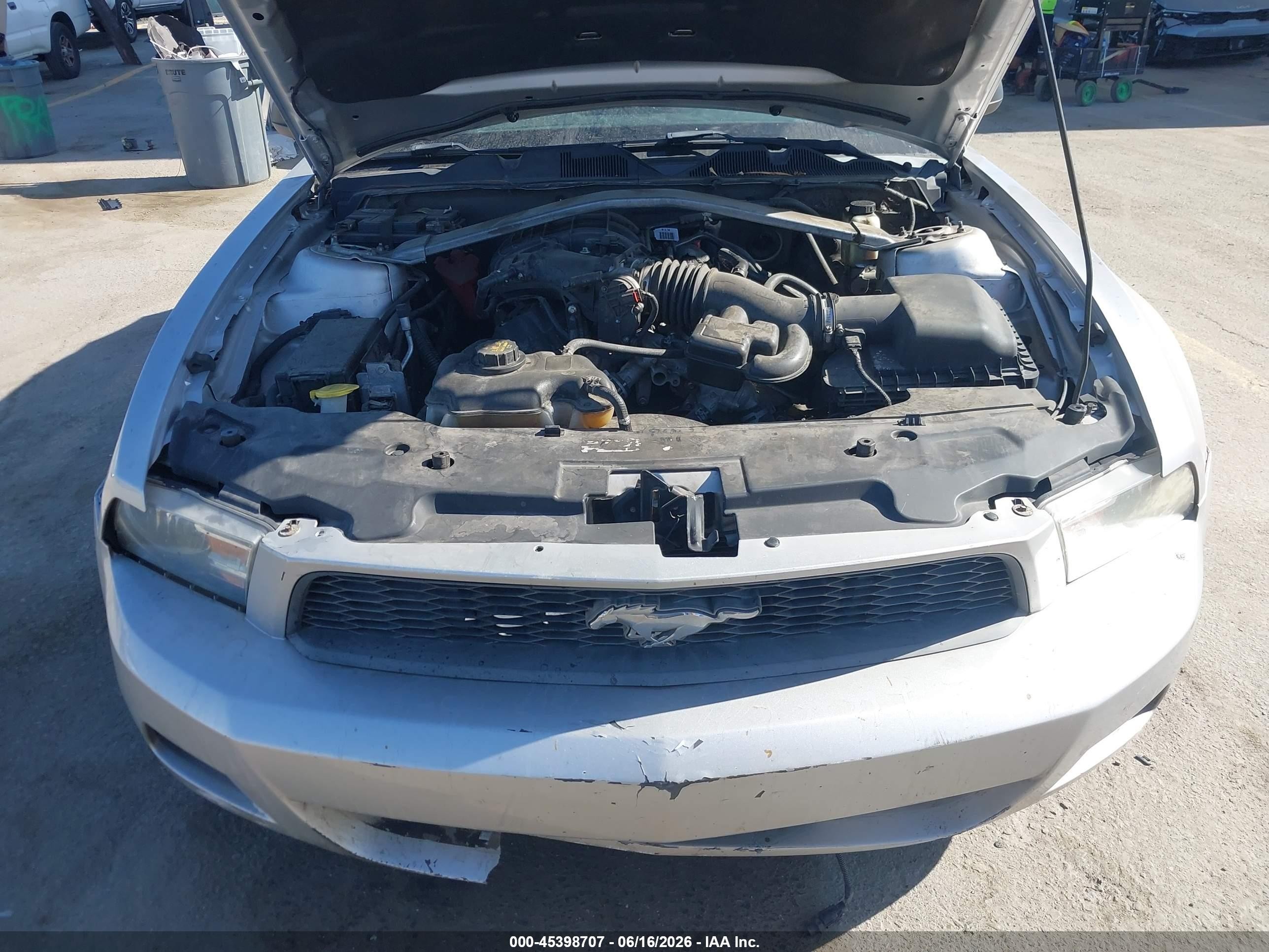 2012 Ford Mustang V6/v6 Premium Silver vin: 1ZVBP8EM9C5212754