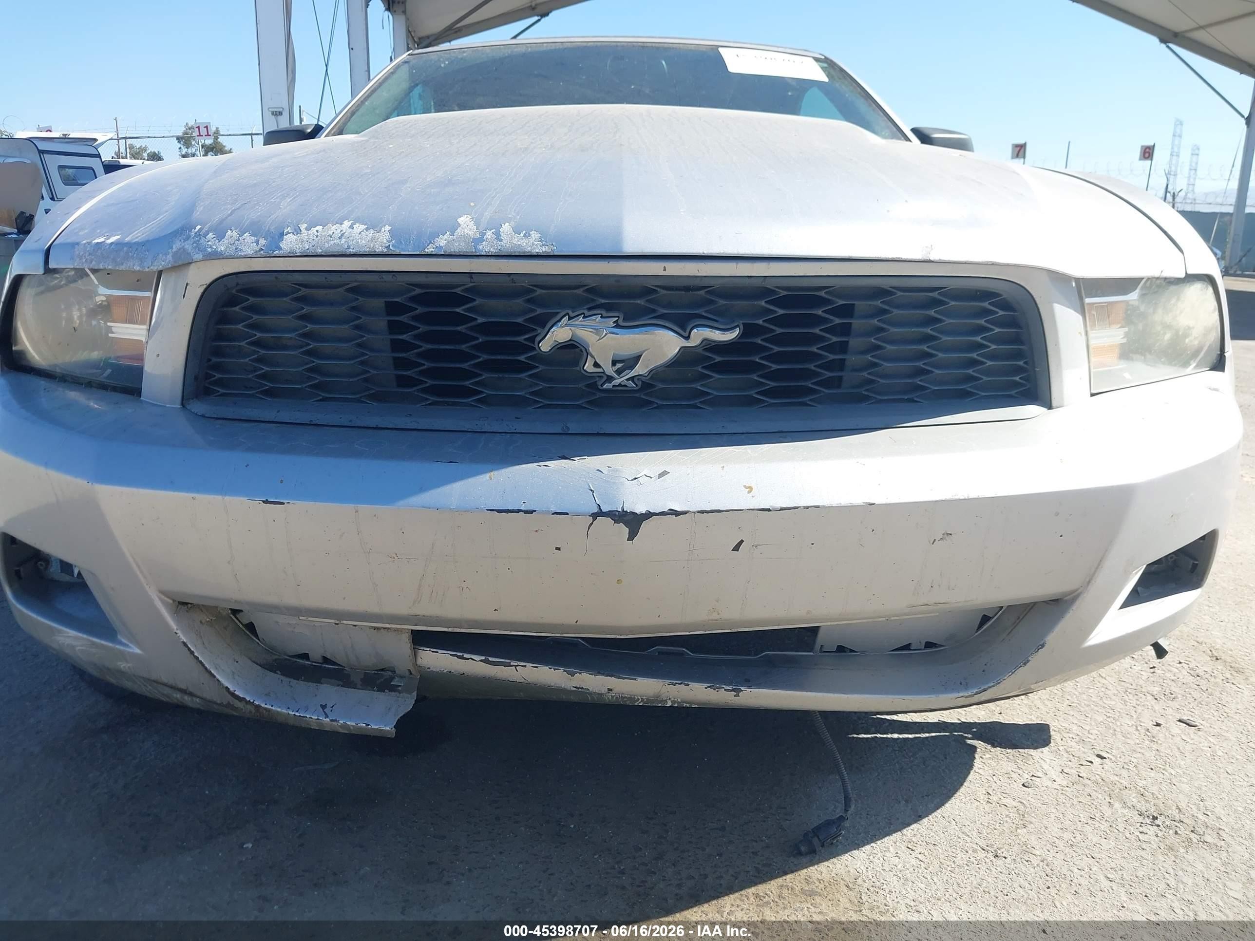 2012 Ford Mustang V6/v6 Premium Silver vin: 1ZVBP8EM9C5212754