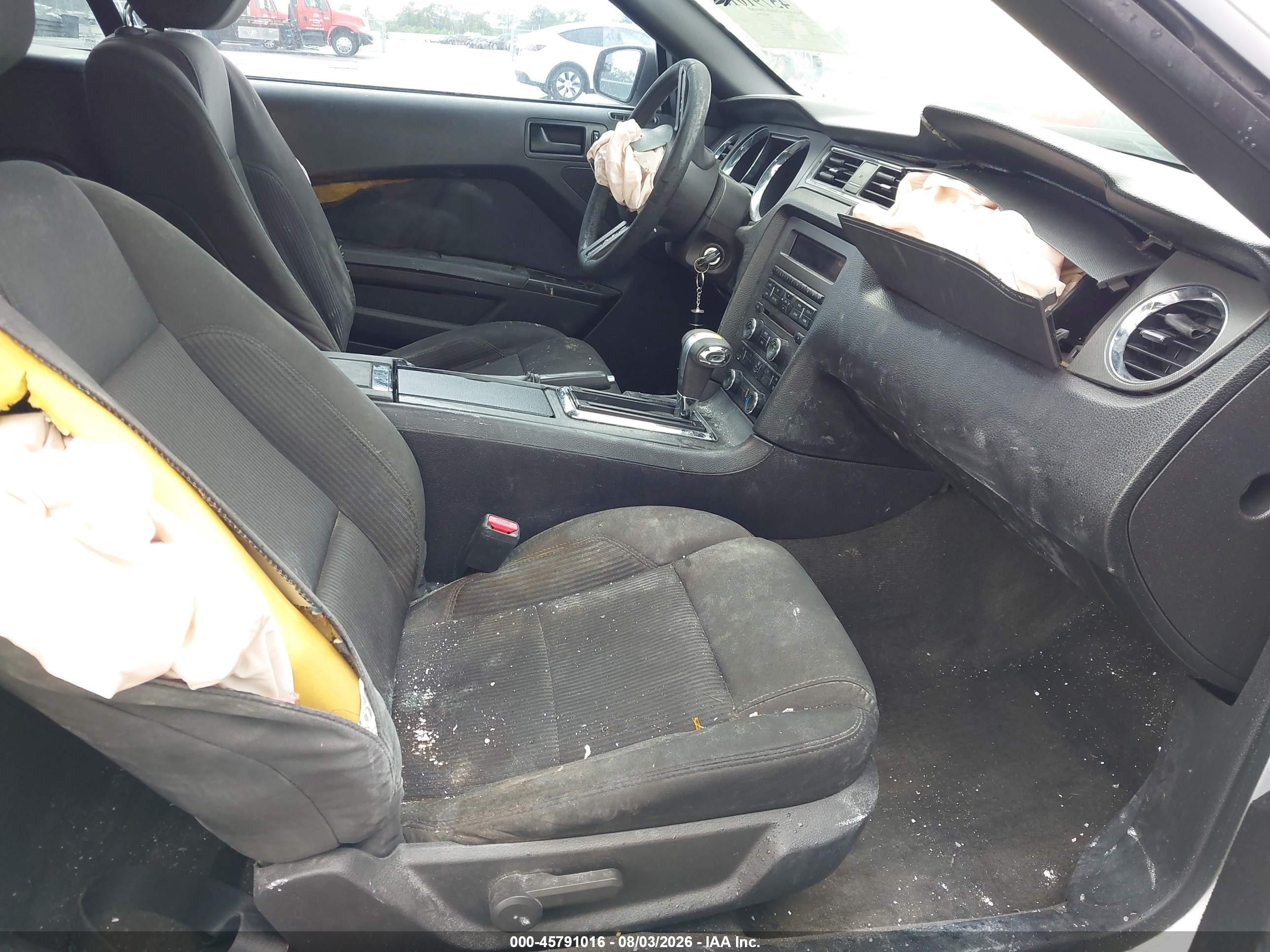 2012 Ford Mustang V6 Серебряный vin: 1ZVBP8EM9C5273201