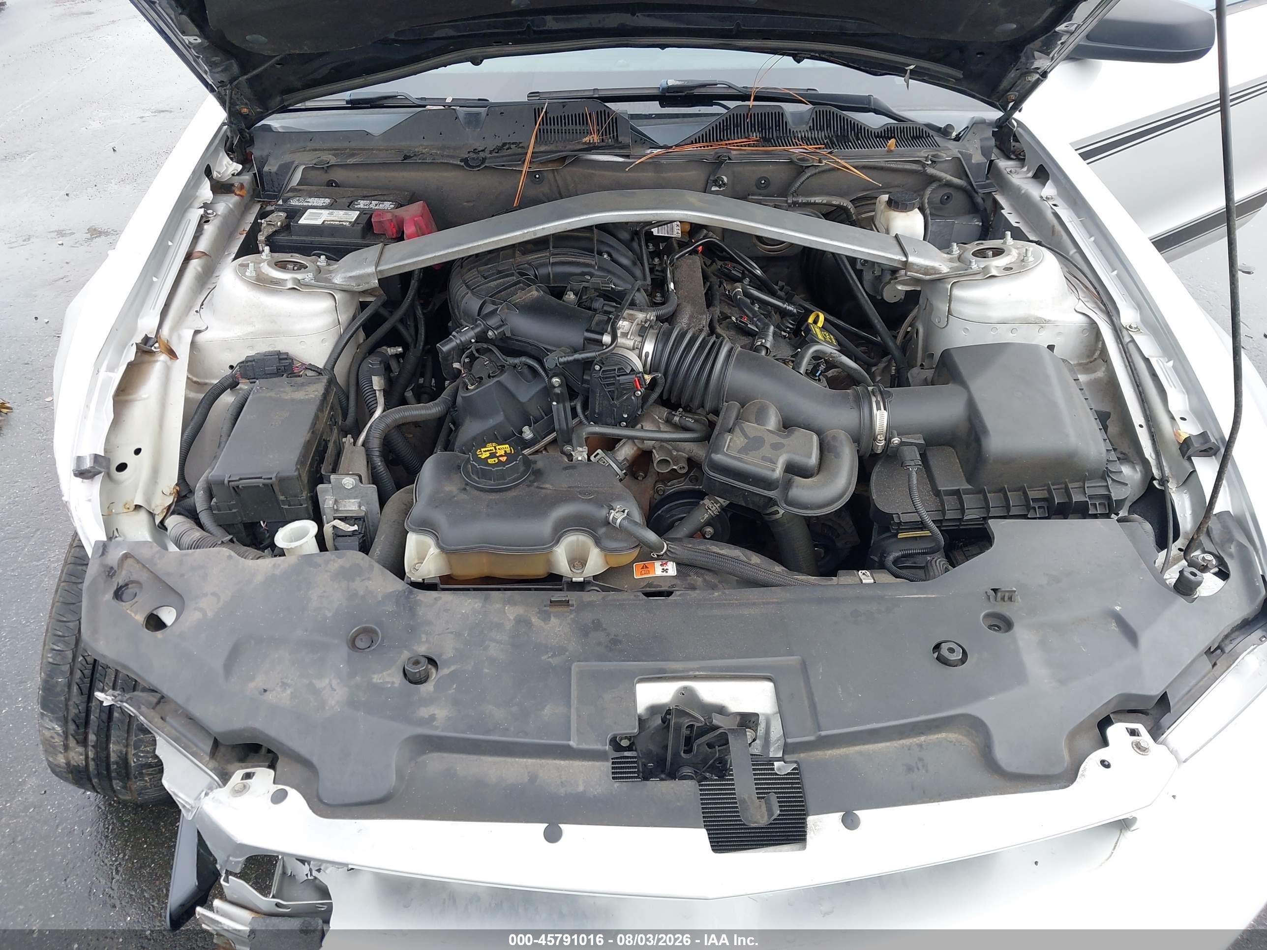 2012 Ford Mustang V6 Серебряный vin: 1ZVBP8EM9C5273201