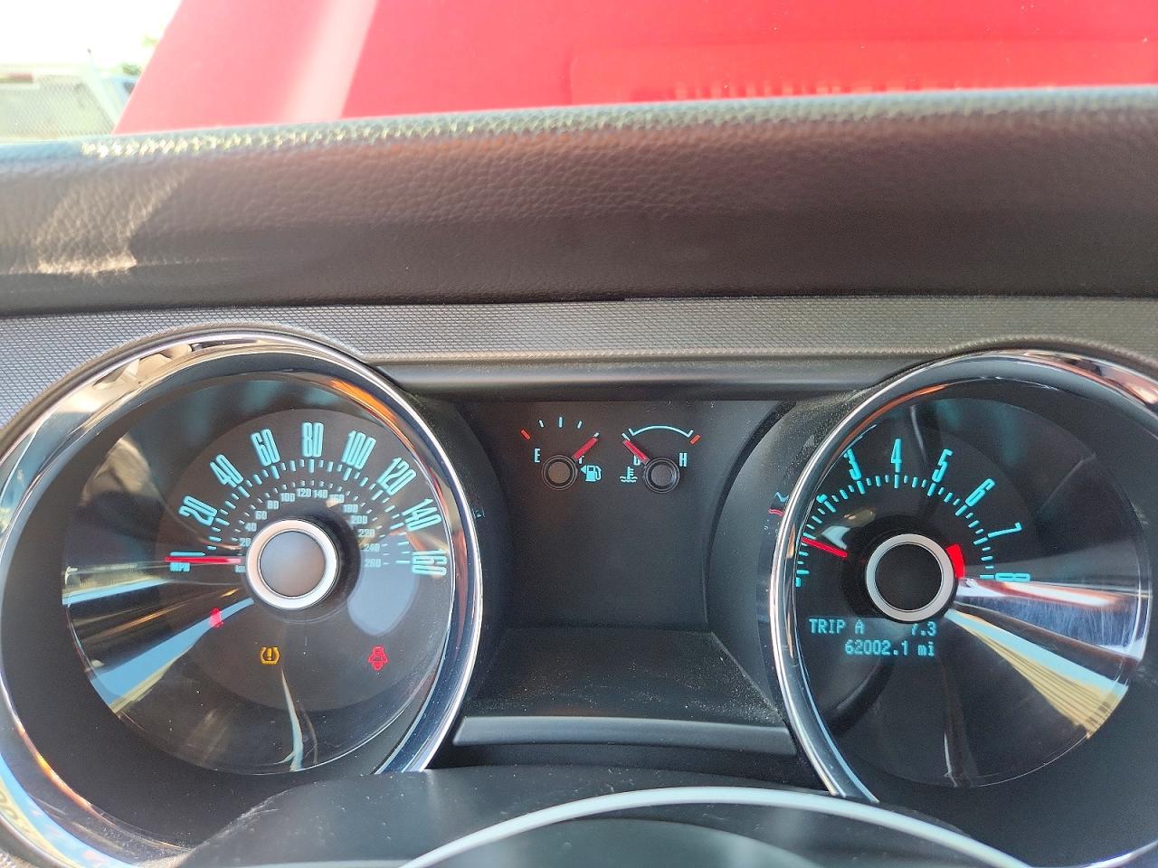 2013 Ford Mustang Red vin: 1ZVBP8EM9D5239194