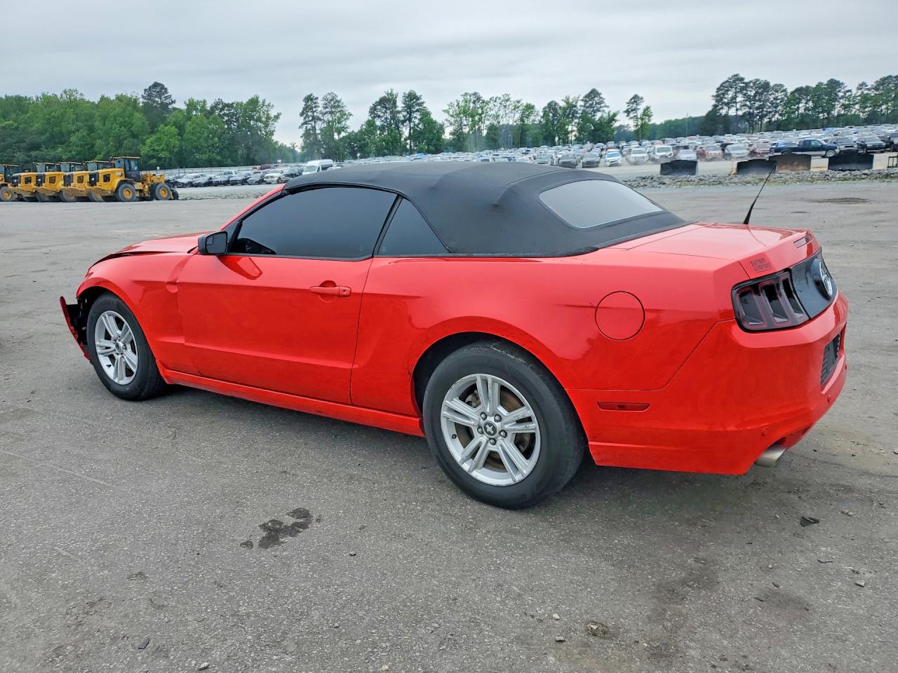 2013 Ford Mustang Red vin: 1ZVBP8EM9D5256500