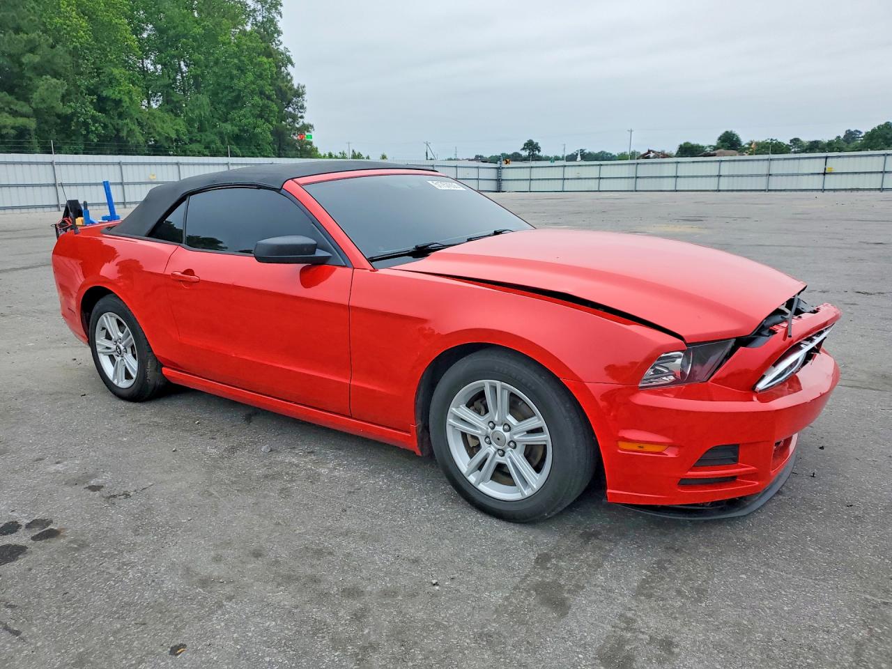 2013 Ford Mustang Red vin: 1ZVBP8EM9D5256500