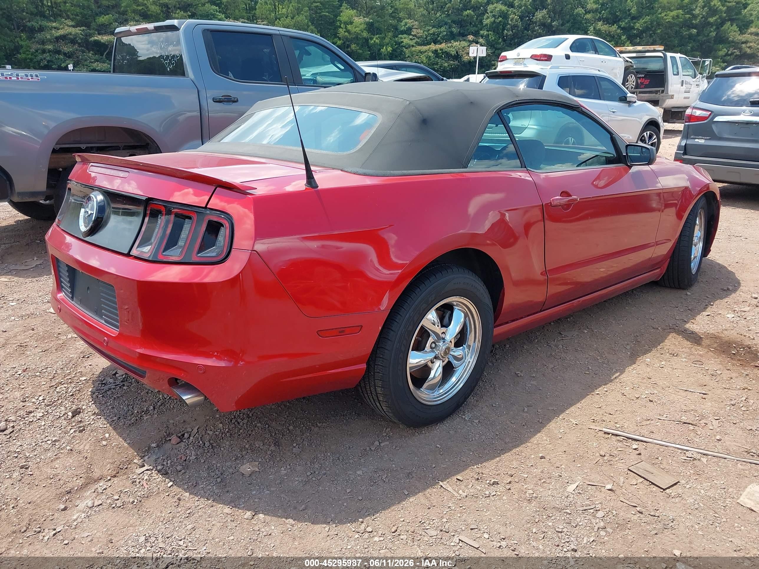 2013 Ford Mustang V6 Красный vin: 1ZVBP8EM9D5258103