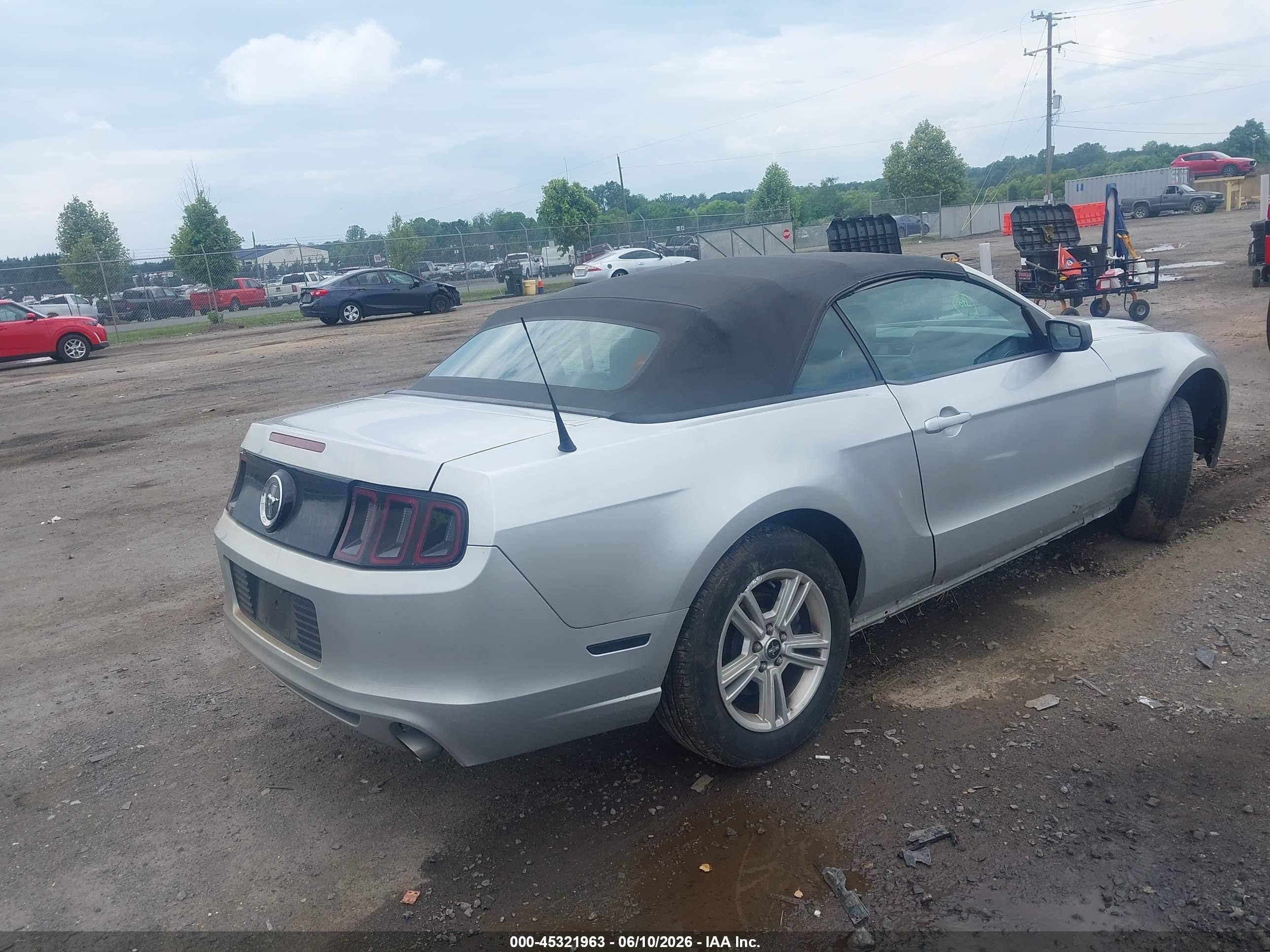 2014 Ford Mustang V6 Silver vin: 1ZVBP8EM9E5224678