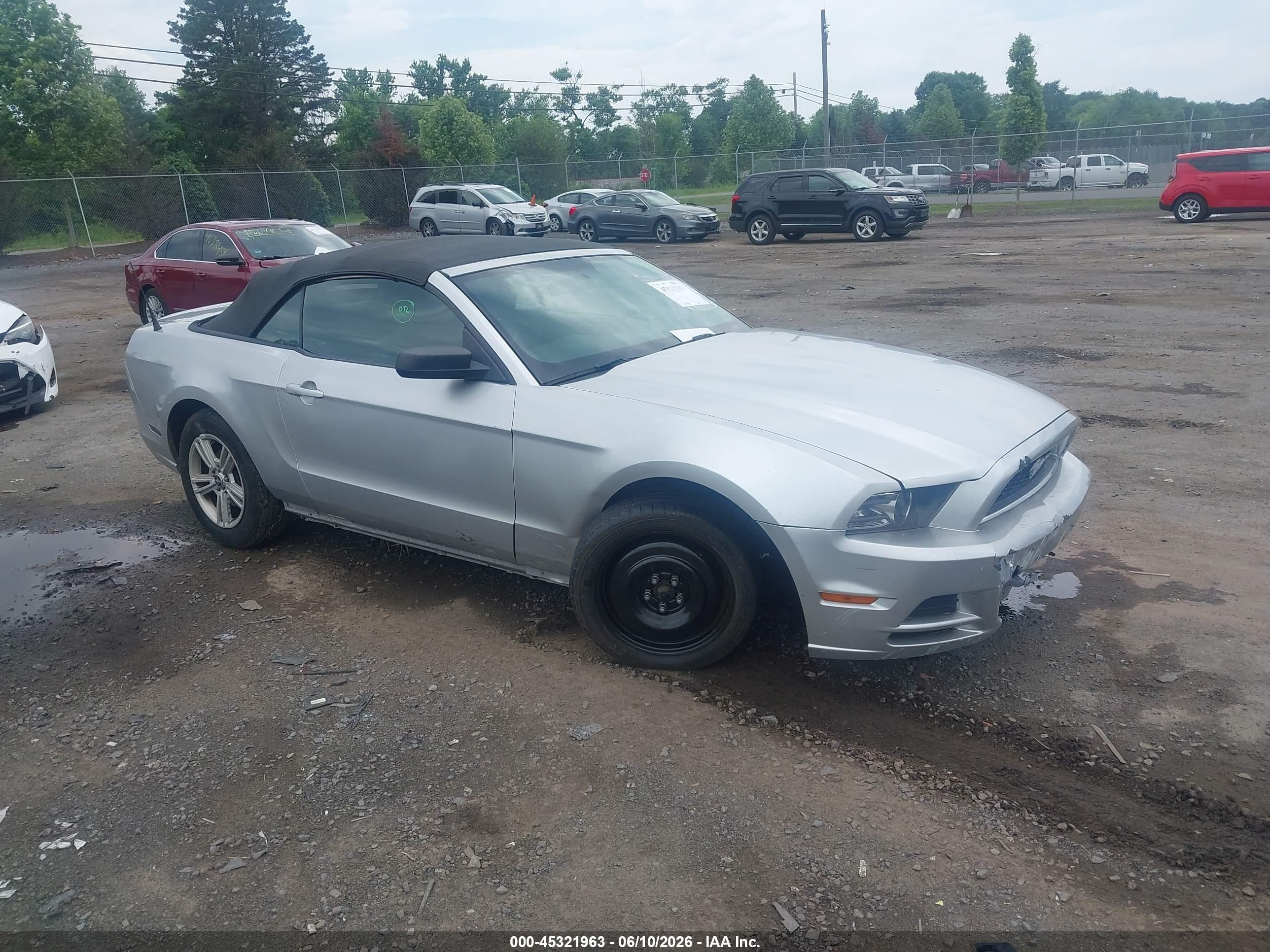 2014 Ford Mustang V6 Silver vin: 1ZVBP8EM9E5224678