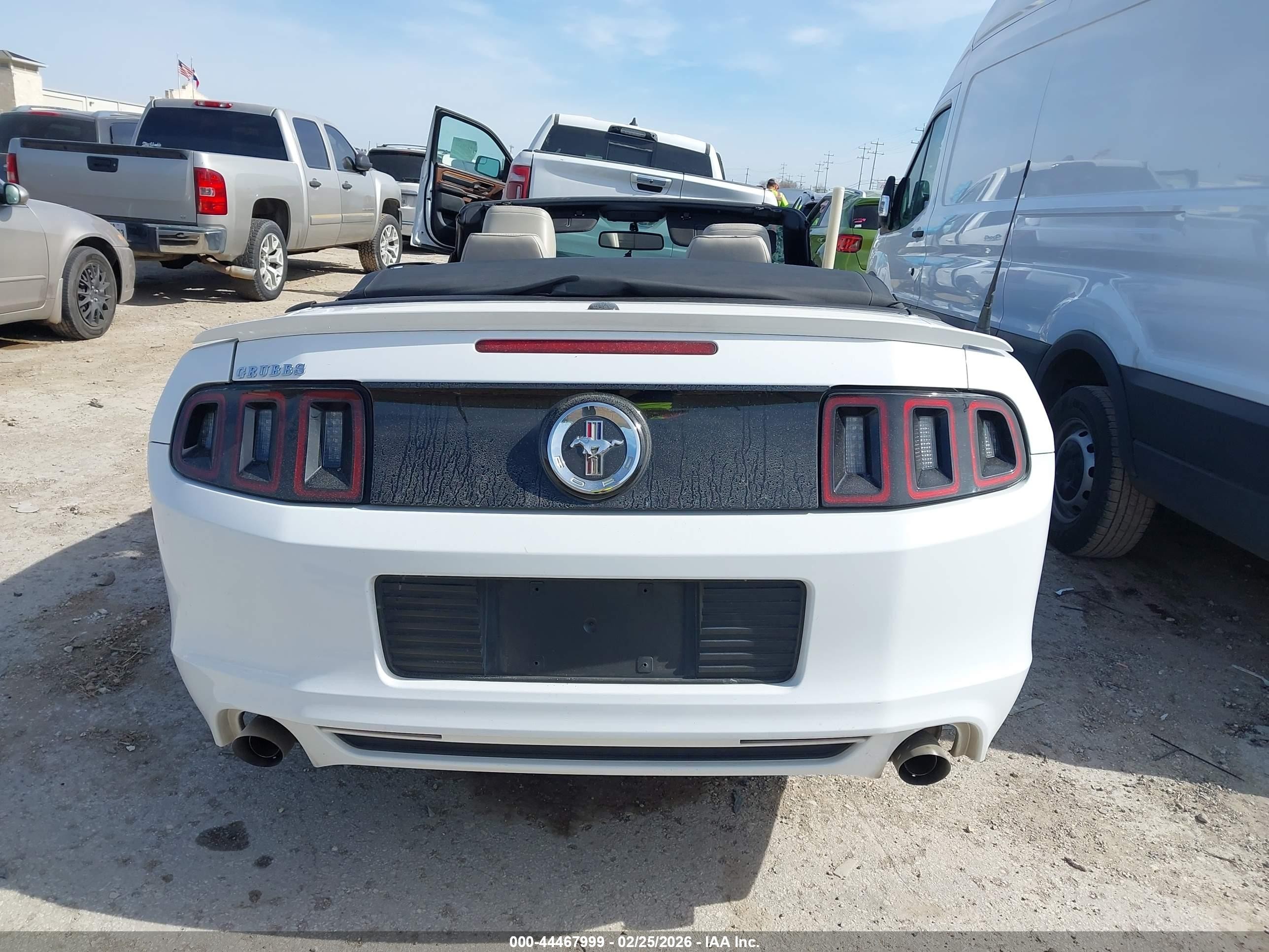 2014 Ford Mustang V6 Premium White vin: 1ZVBP8EM9E5296349