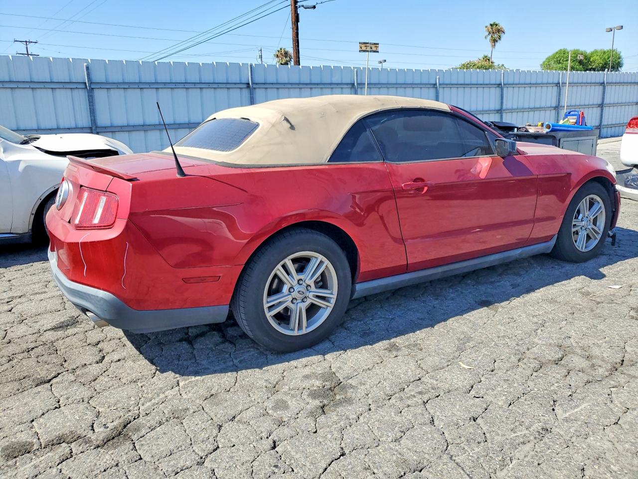 2011 Ford Mustang Red vin: 1ZVBP8EMXB5134368