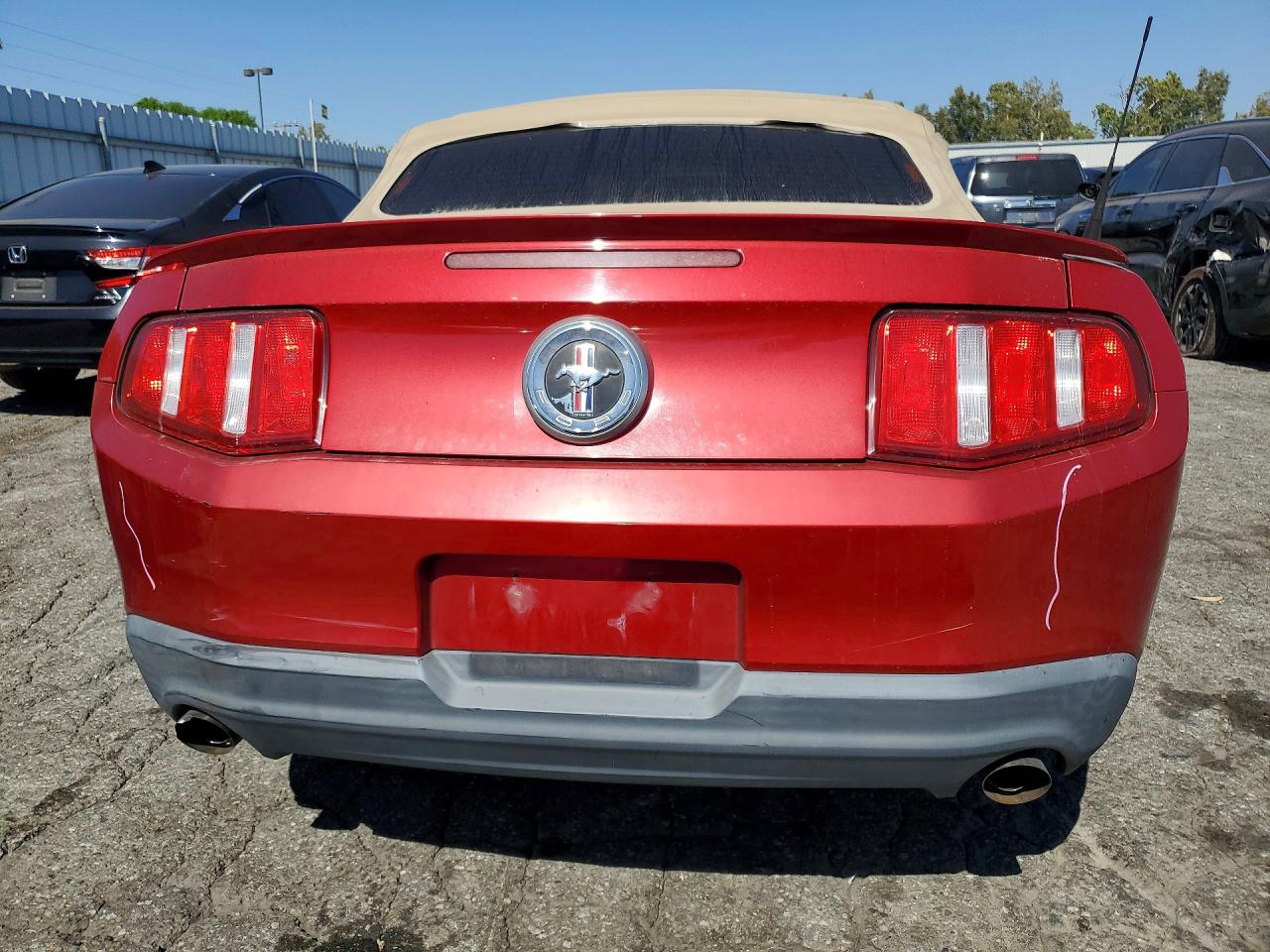 2011 Ford Mustang Red vin: 1ZVBP8EMXB5134368